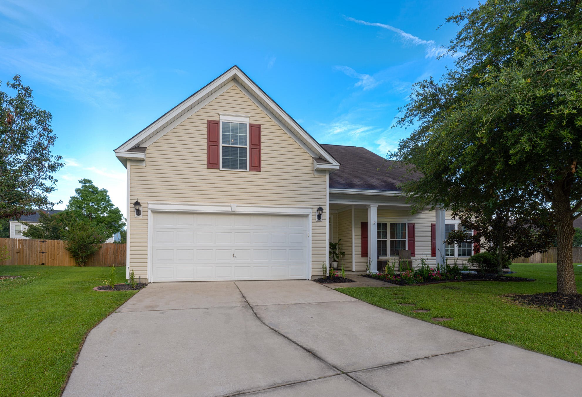 514 Sparkleberry Ln, Ladson, SC 29456