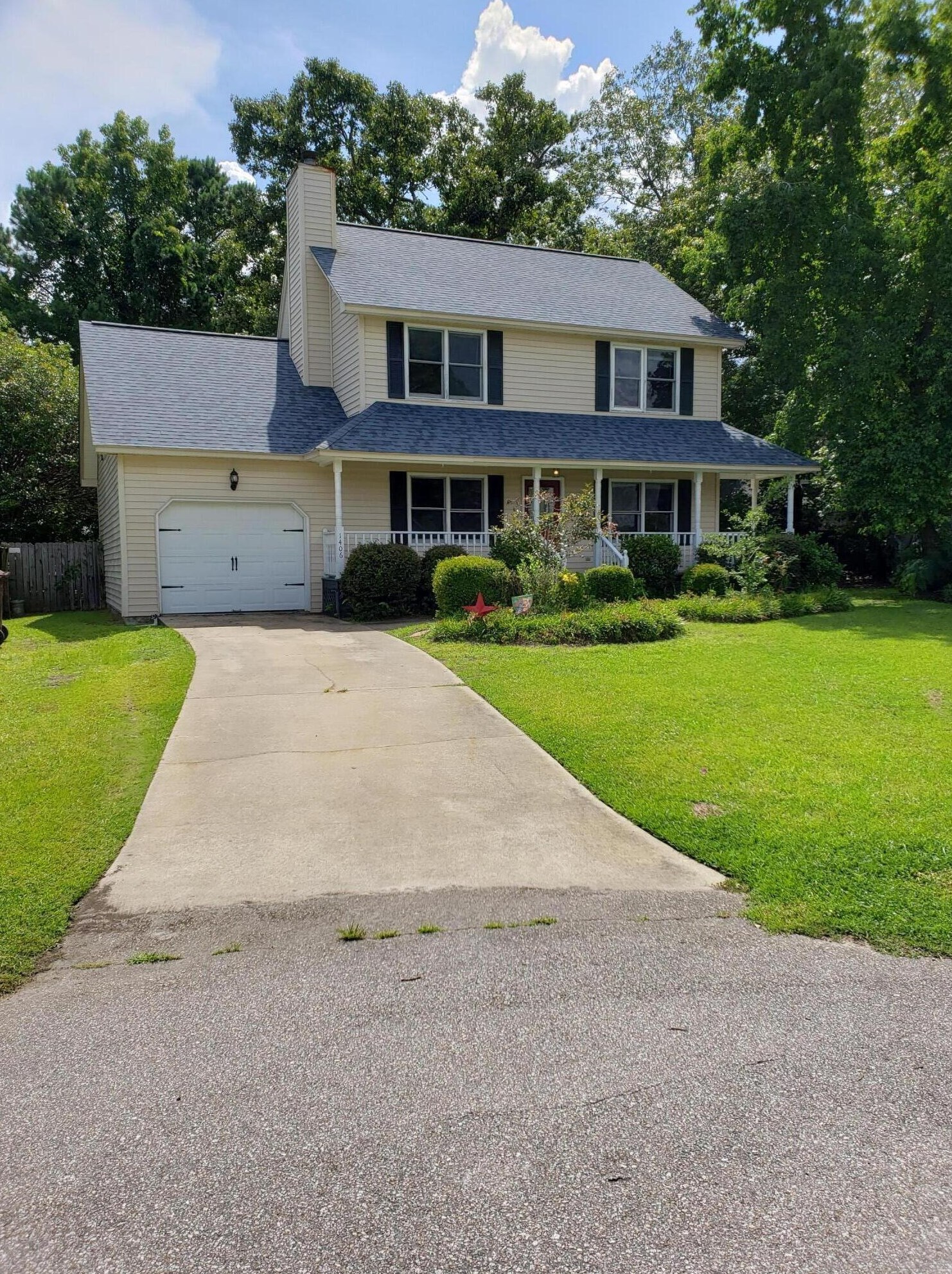 1406 Wando Ln, Moncks Corner, SC 29461-3688