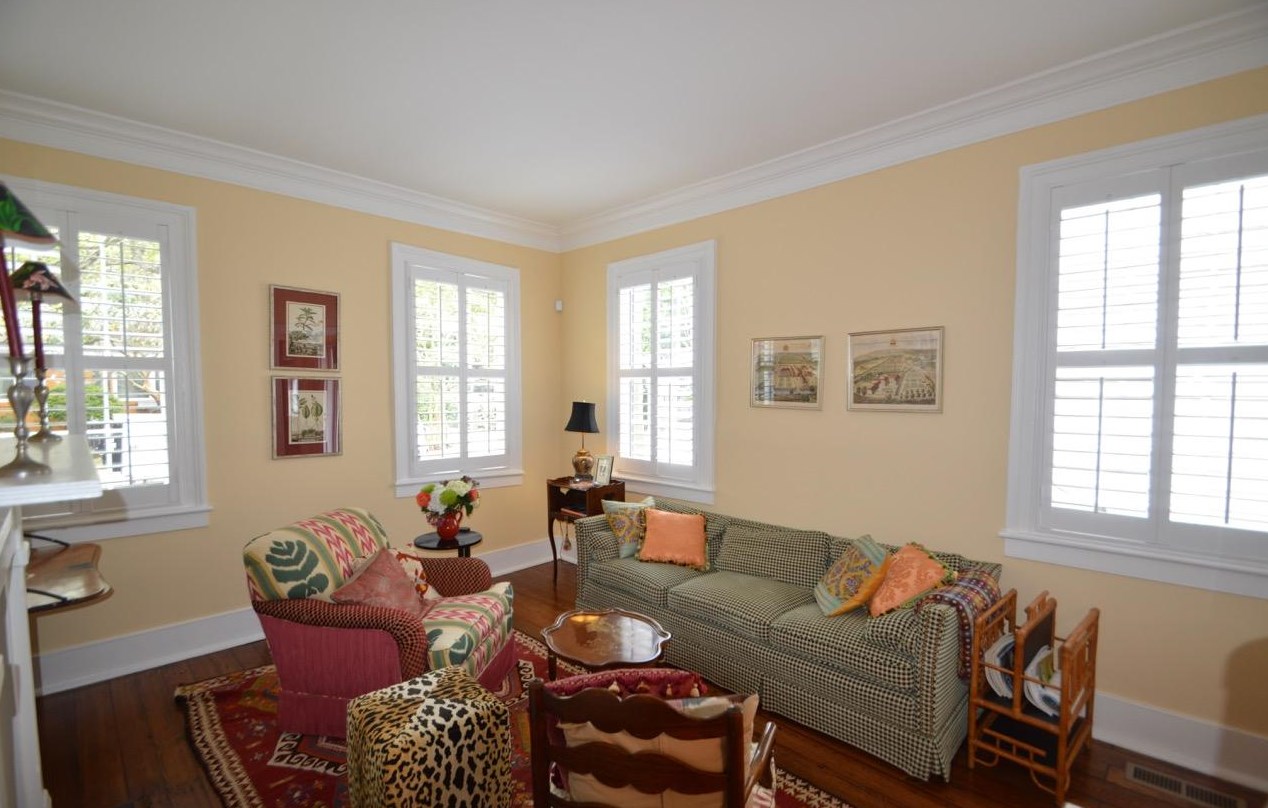 8 Trumbo St, Charleston SC  29401-1915 exterior