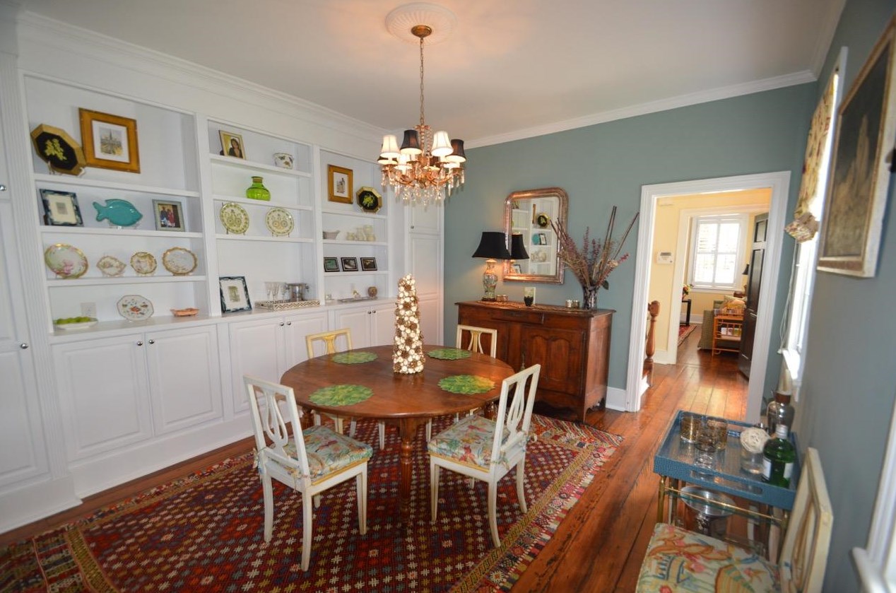 8 Trumbo St, Charleston SC  29401-1915 exterior
