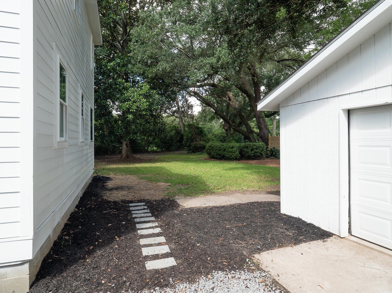 24 Chadwick Dr, Charleston SC  29407-7464 exterior