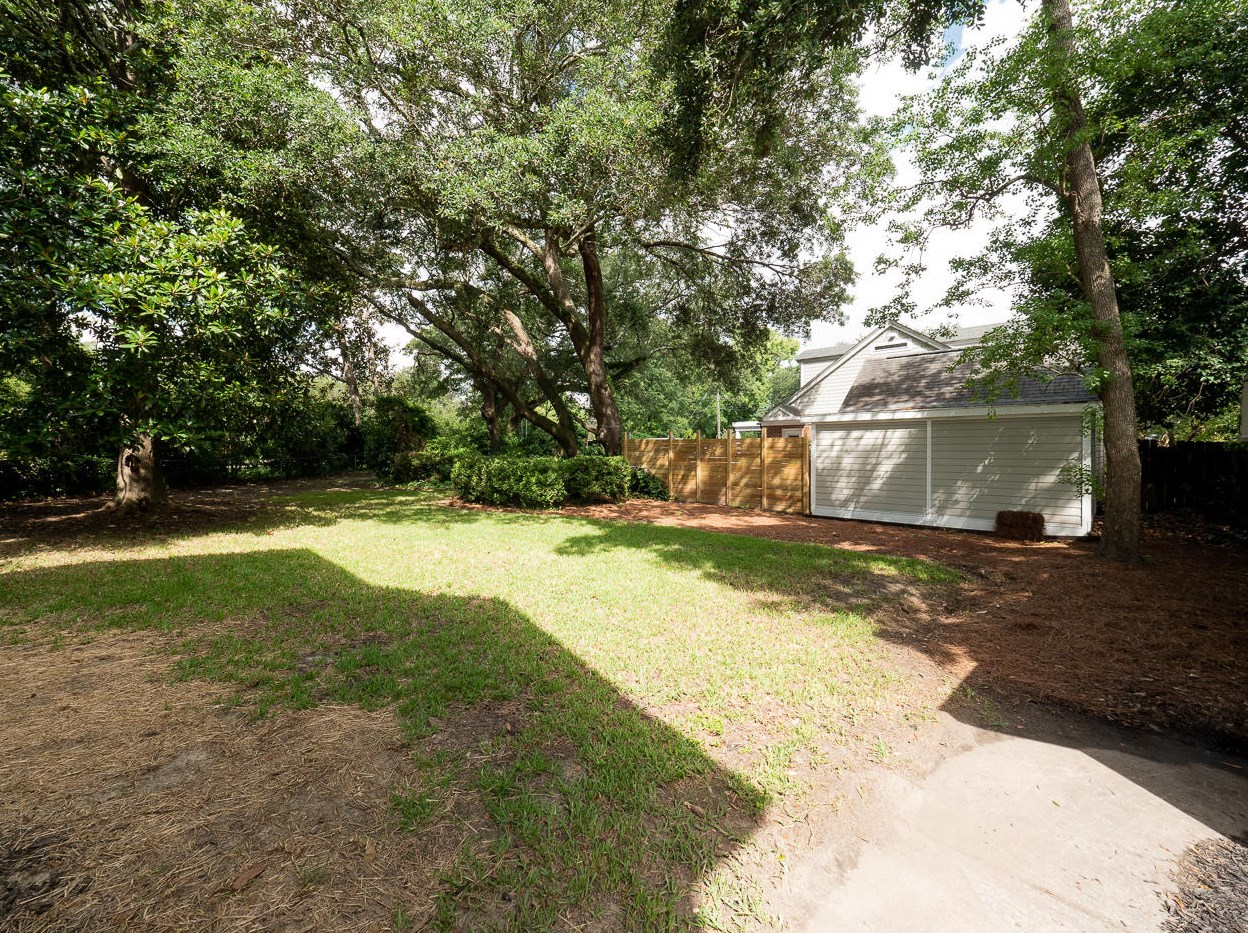 24 Chadwick Dr, Charleston SC  29407-7464 exterior