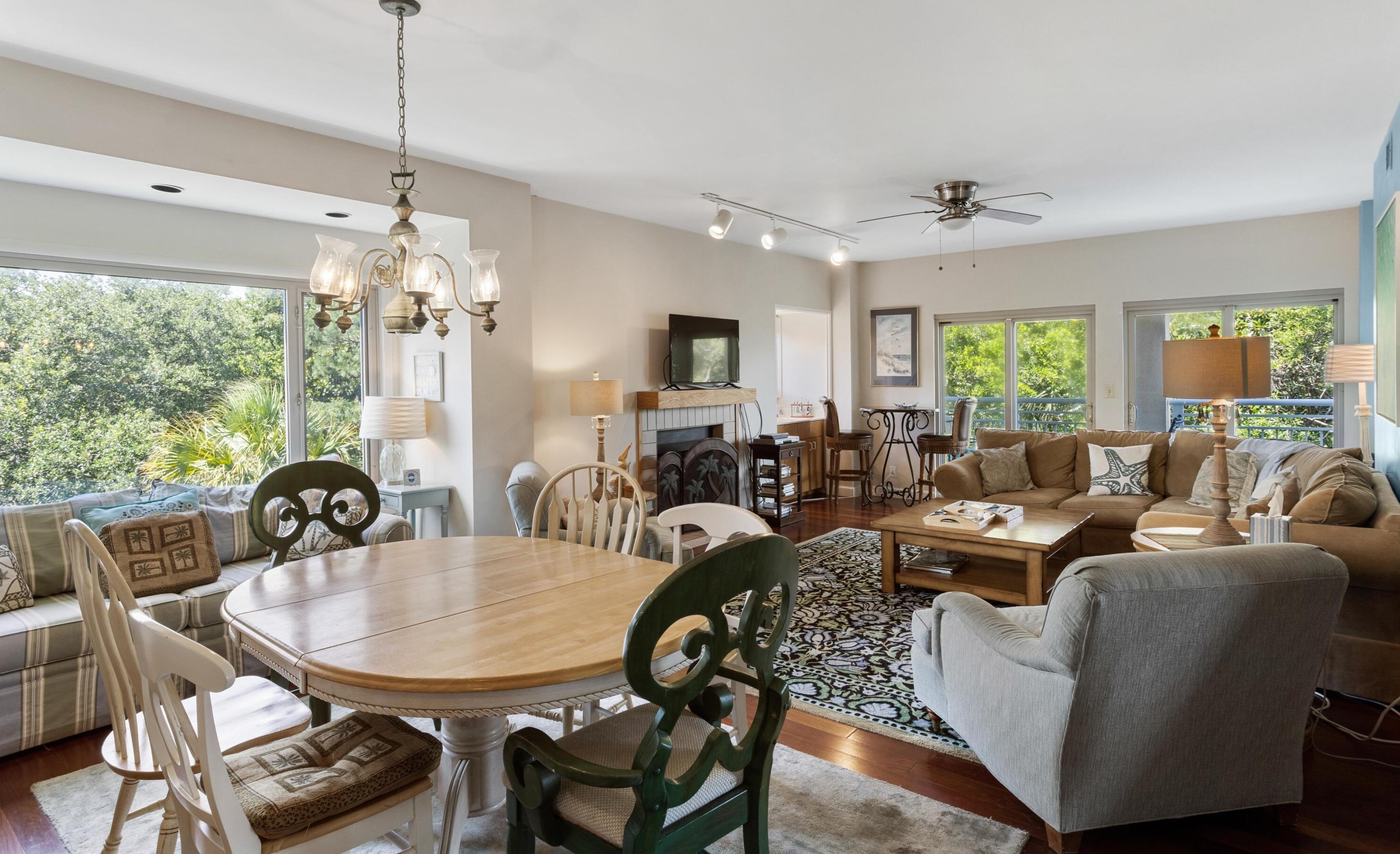 5124 Sea Forest Dr, Johns Island, SC 29455