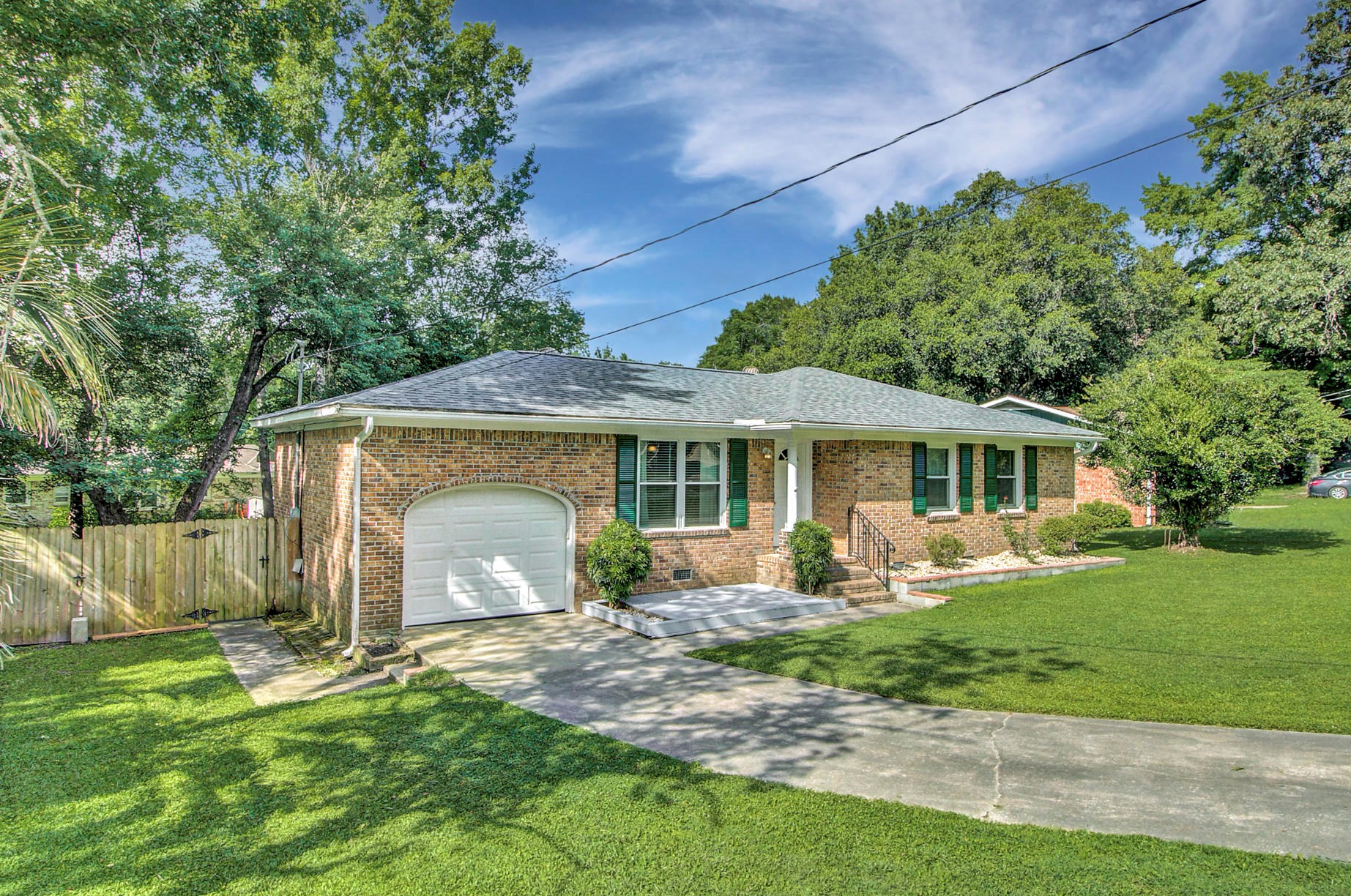 204 Birch Ln, Summerville, SC 29485-7821