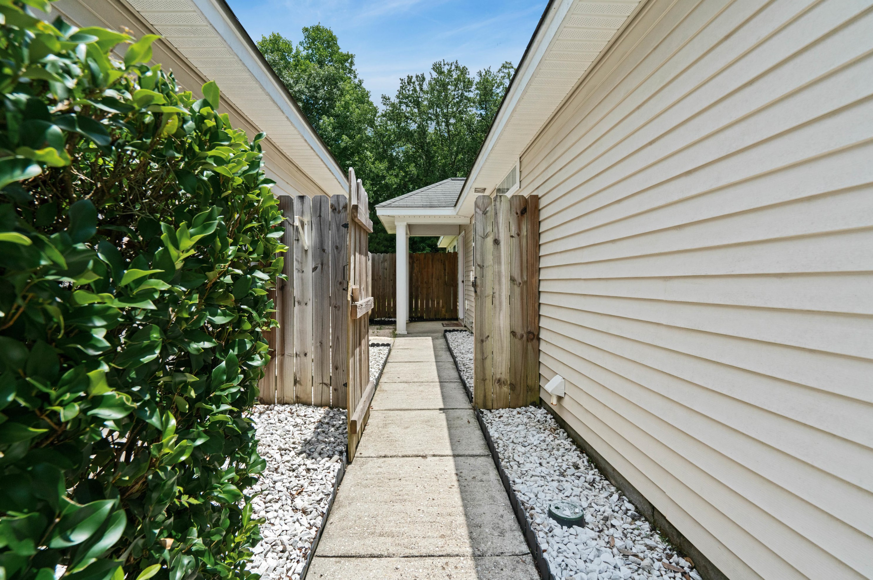 106 Savannah River Dr, Summerville, SC 29485-8848