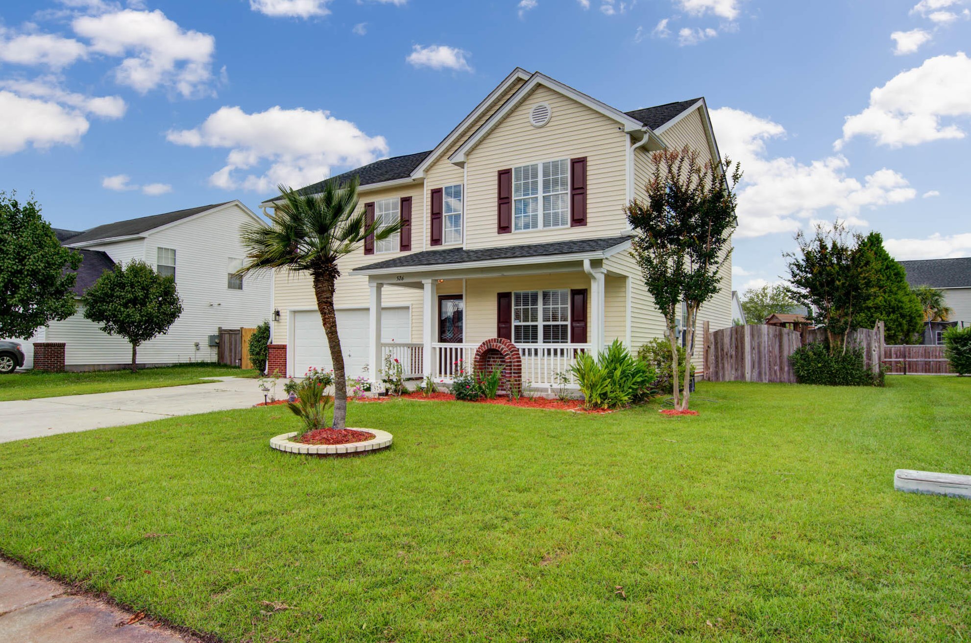 526 Holiday Dr, Summerville, SC 29483-7333