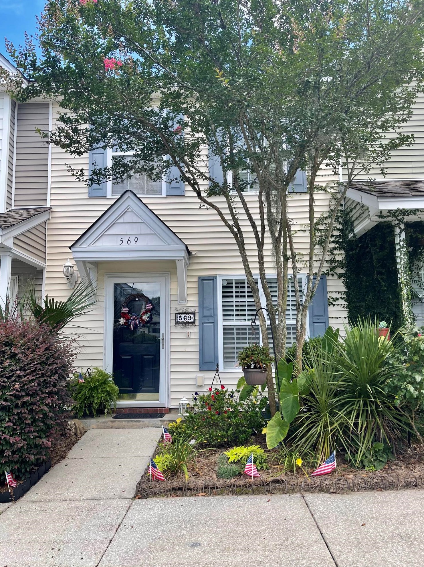 569 Tayrn Dr, Charleston, SC 29492-8238