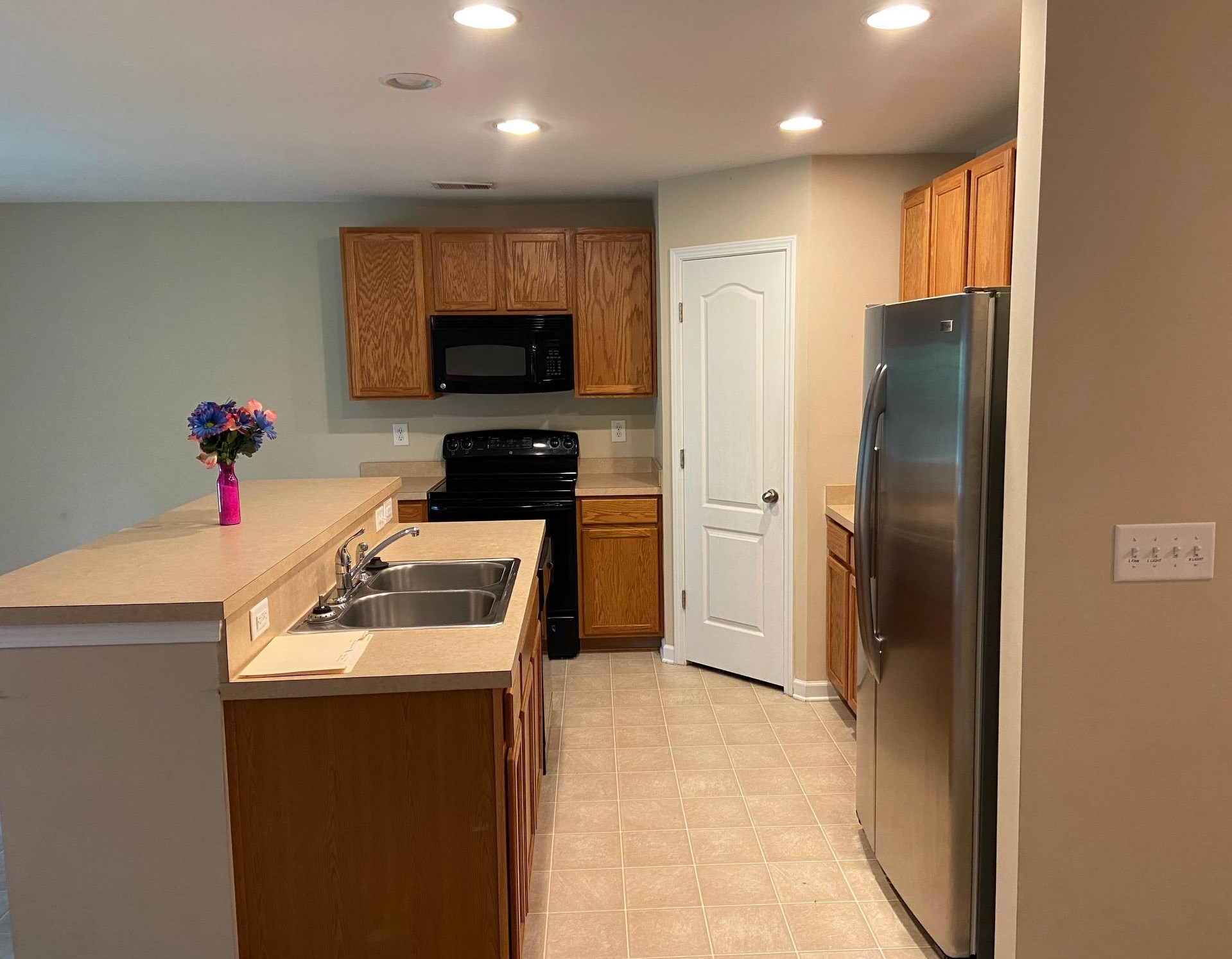 121 Saint Charles Way, Charleston, SC 29445-3660