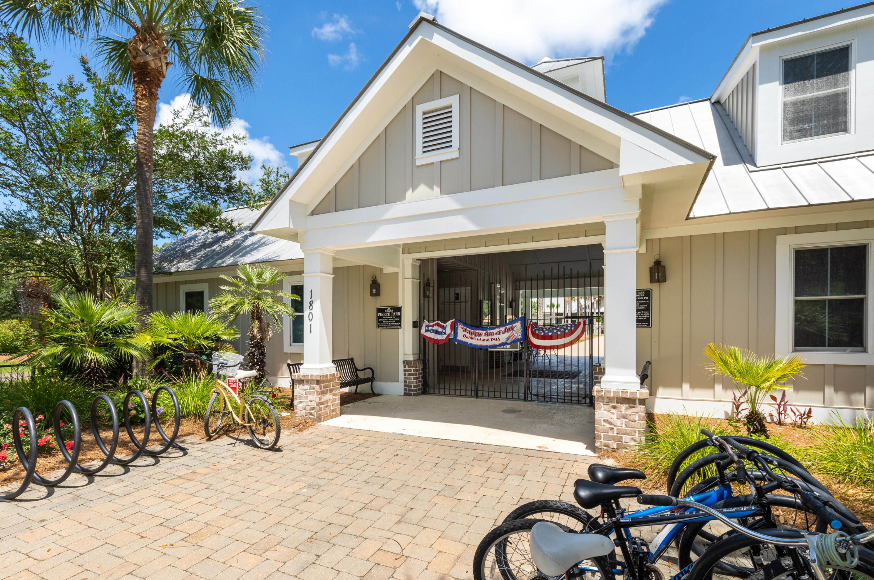 1225 Blakeway St, Charleston SC  29492-8420 exterior