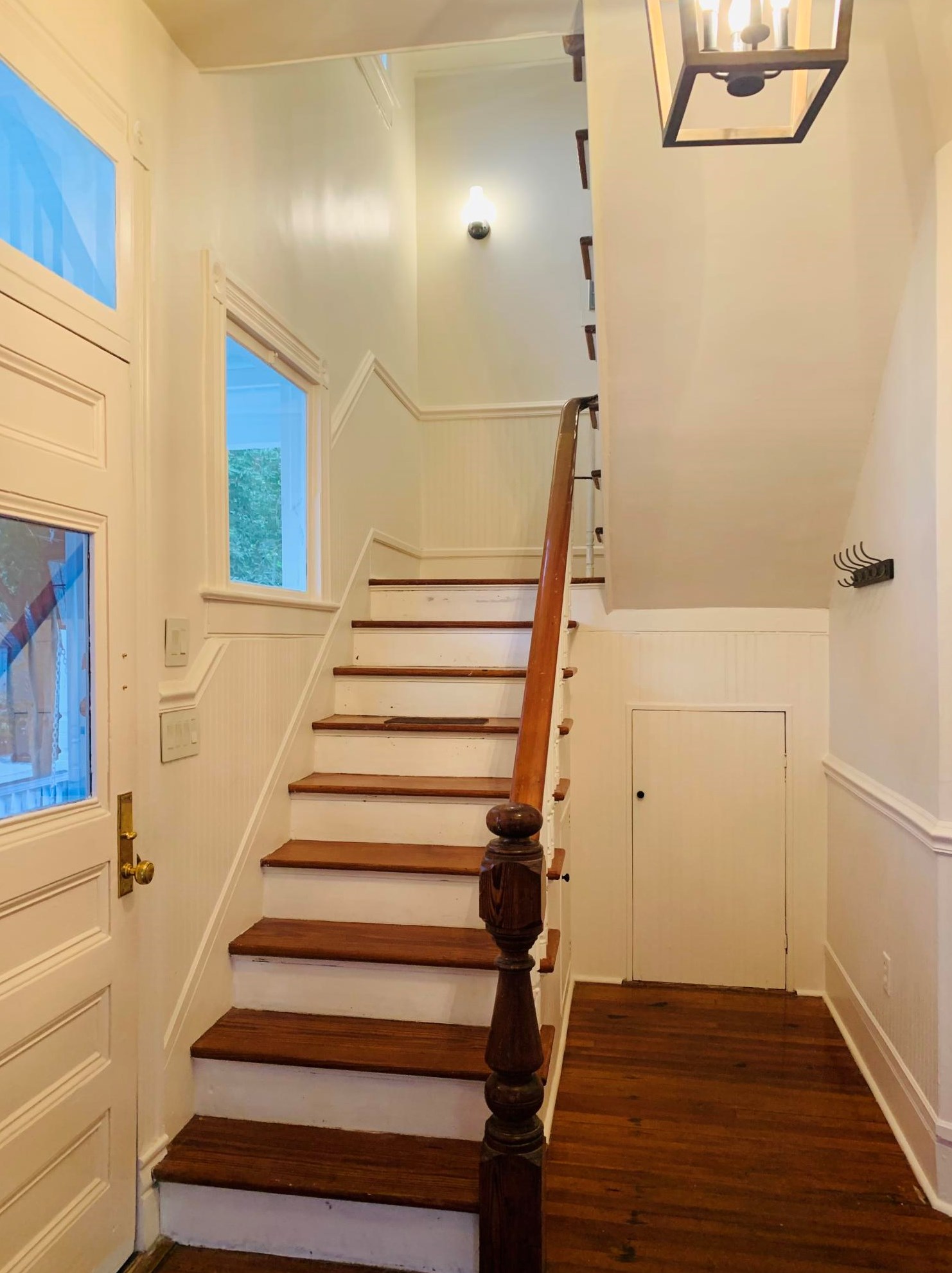 4 Savage St, Charleston SC  29401-2410 exterior