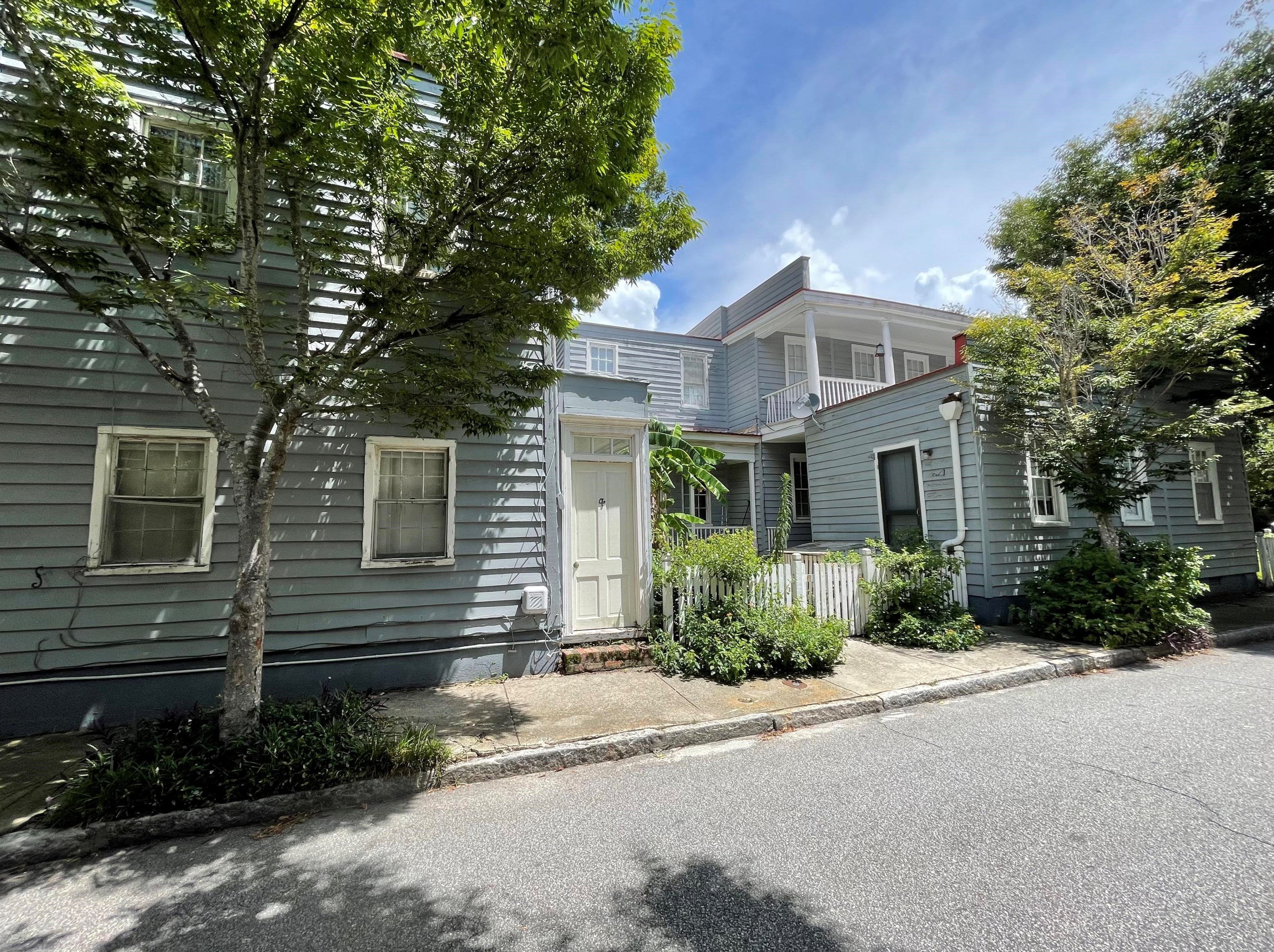 4 Short St, Charleston, SC 29401-1908