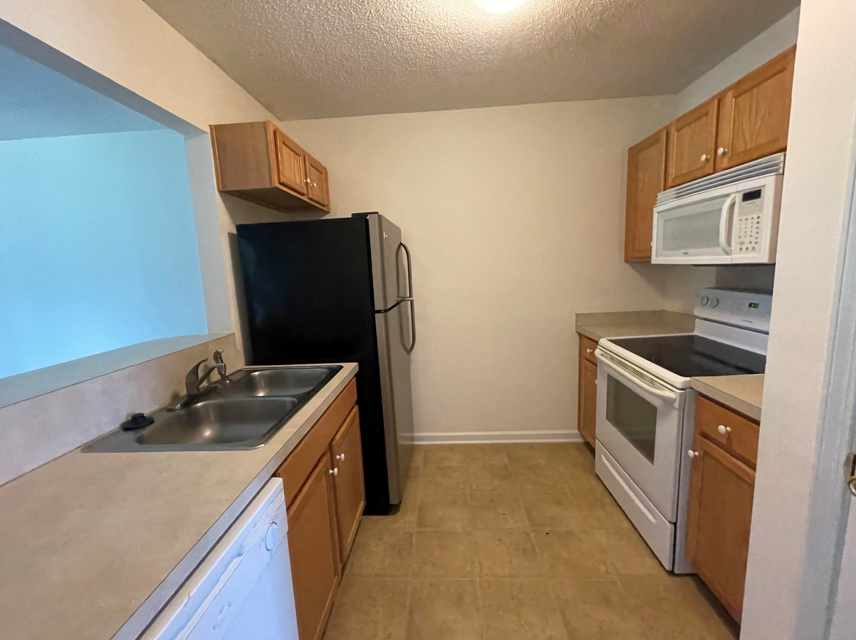 2601 Riverridge Ct #e, Moncks Corner, SC 29461