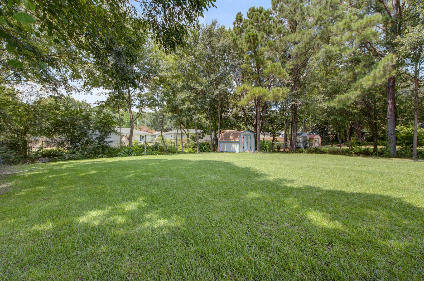 210 Laurel Ave, Charleston, SC 29445-3025