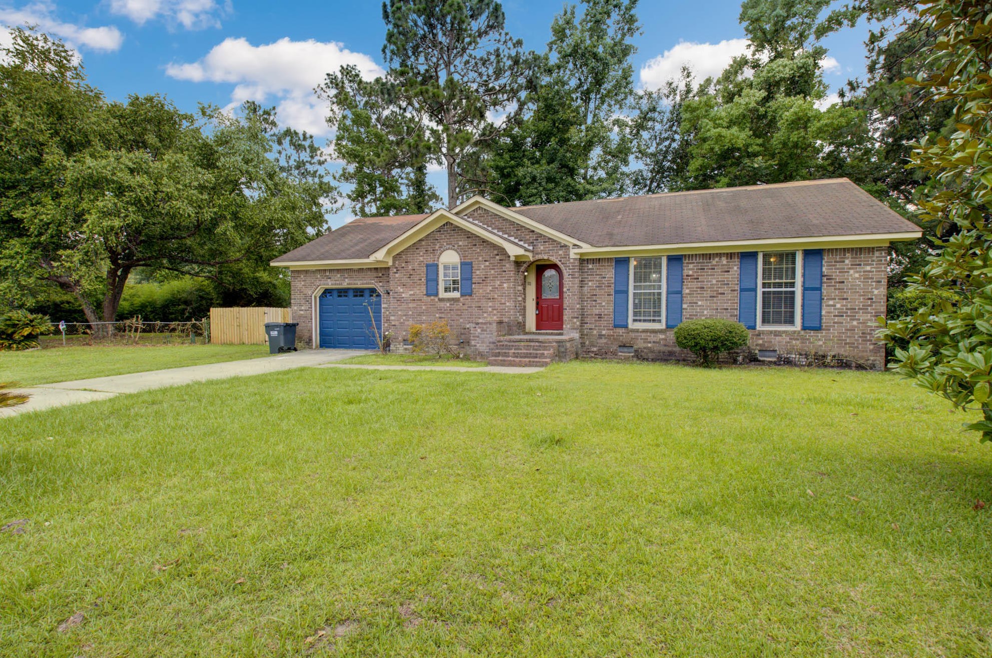 111 Brevard Ct, Summerville, SC 29483-1945