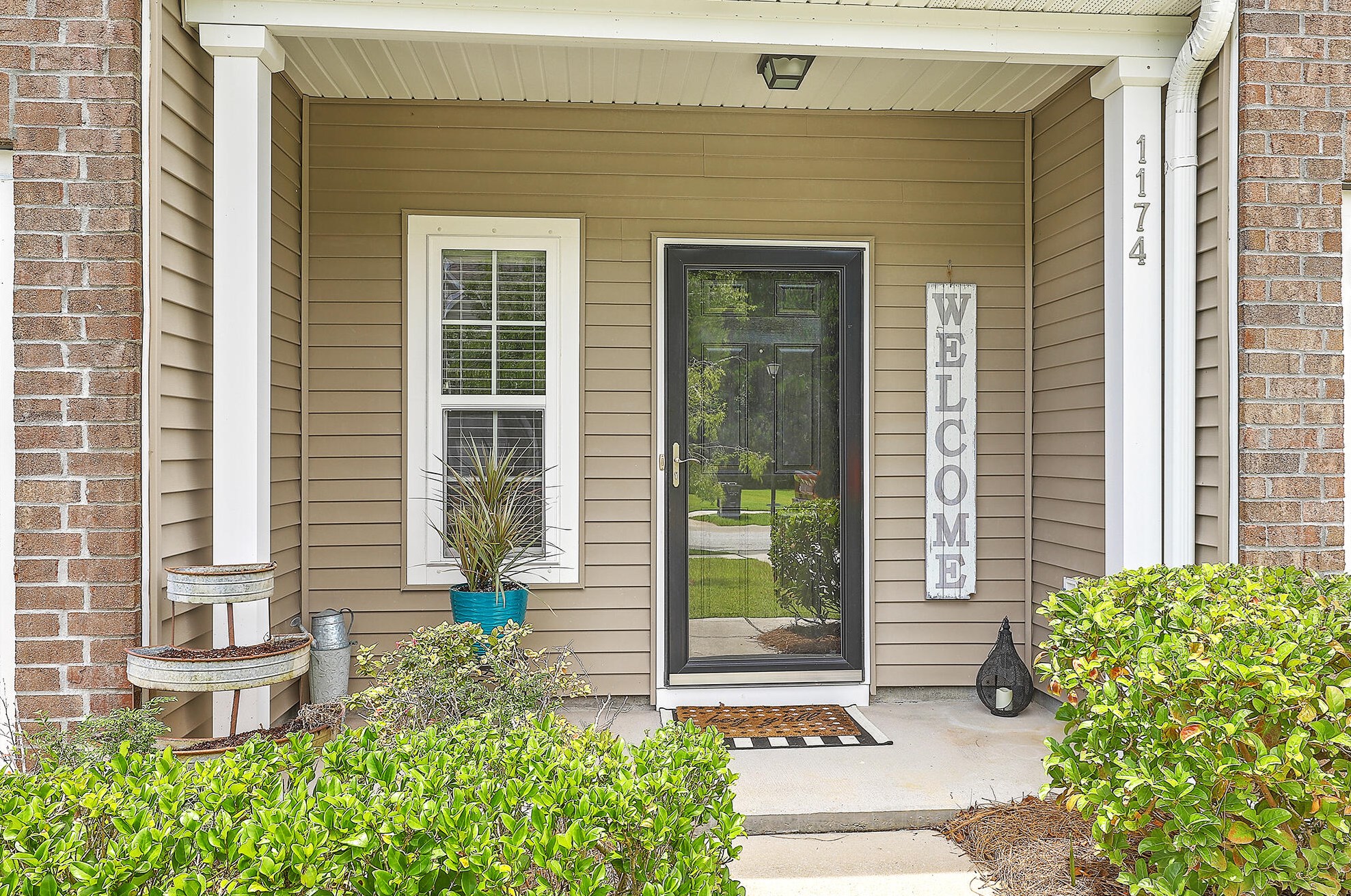 1174 Euclid Dr, Charleston, SC 29492-2802