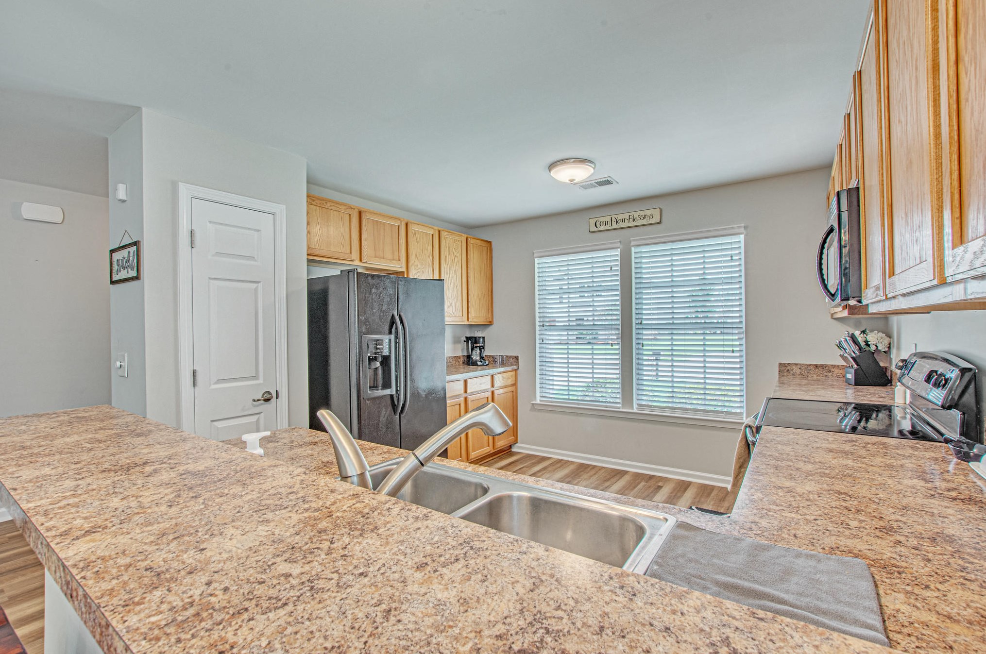 8281 Little Sydneys Way, Charleston SC  29406-8924 exterior