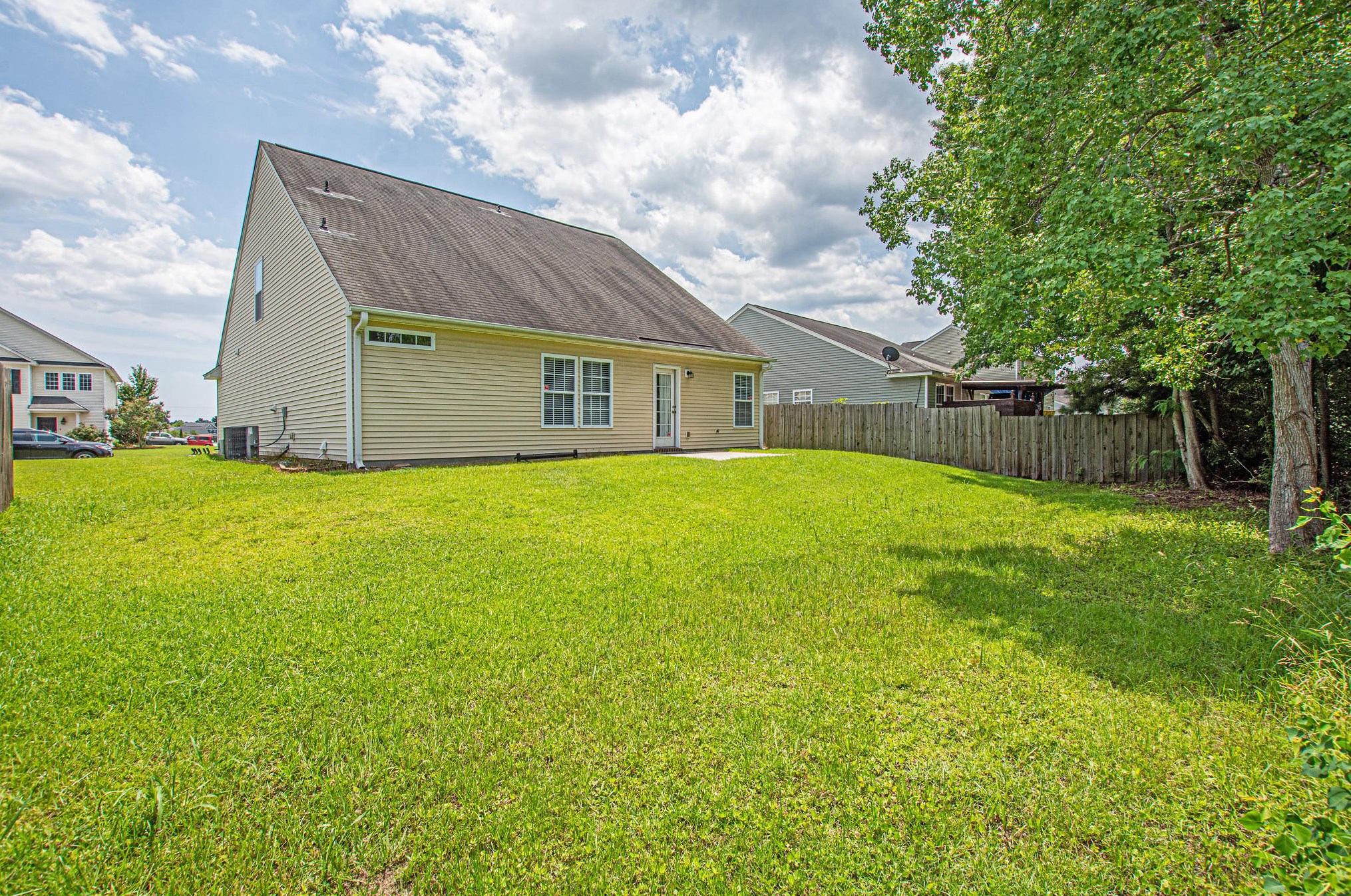 8281 Little Sydneys Way, Charleston SC  29406-8924 exterior