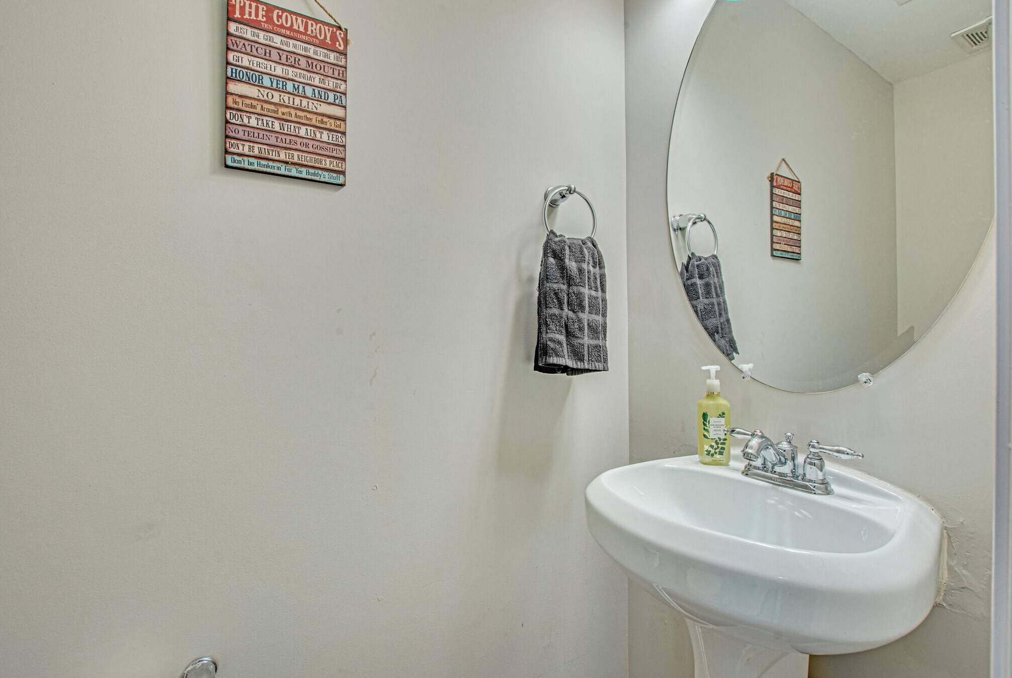 8281 Little Sydneys Way, Charleston SC  29406-8924 exterior