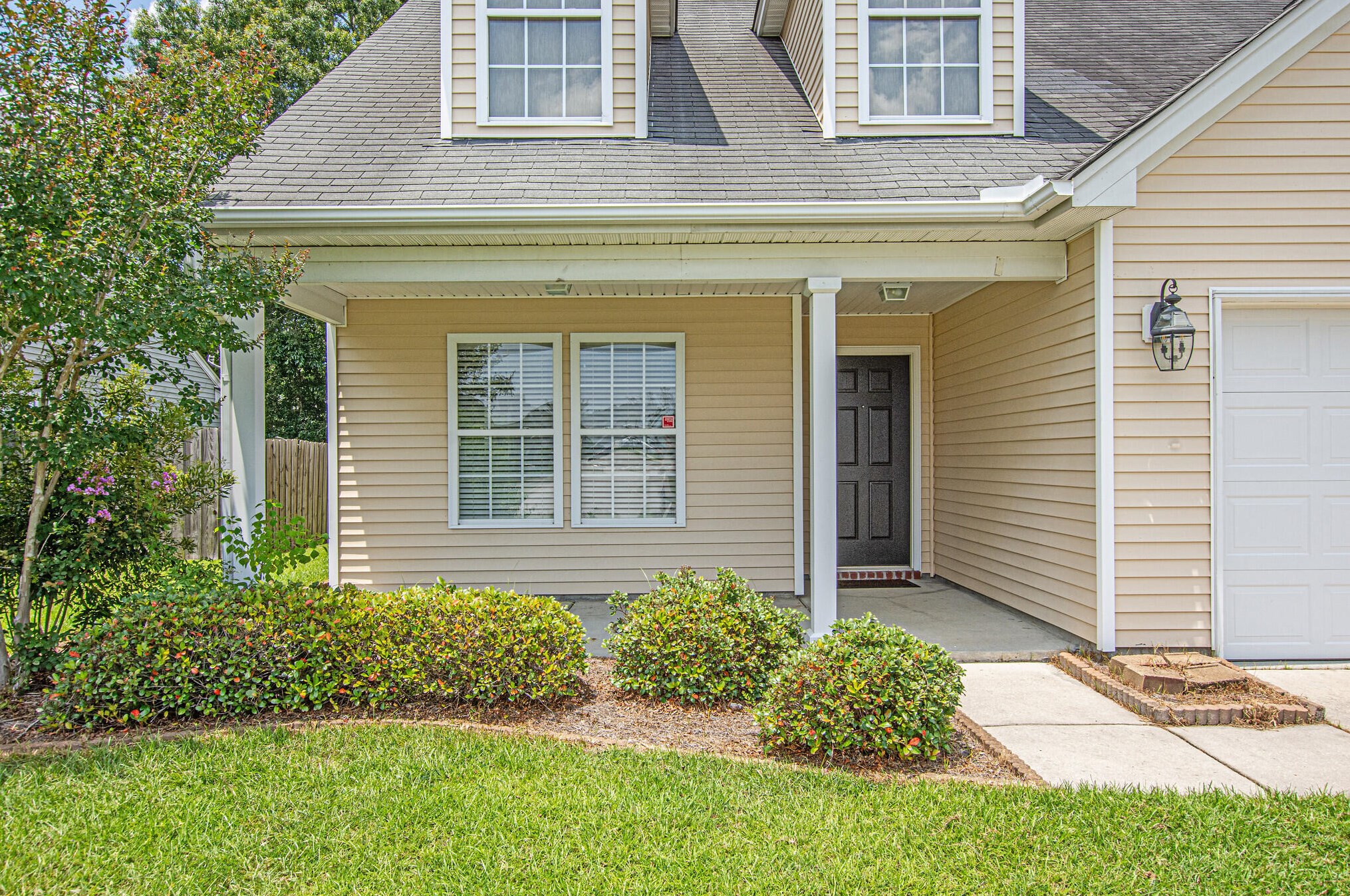 8281 Little Sydneys Way, Charleston SC  29406-8924 exterior