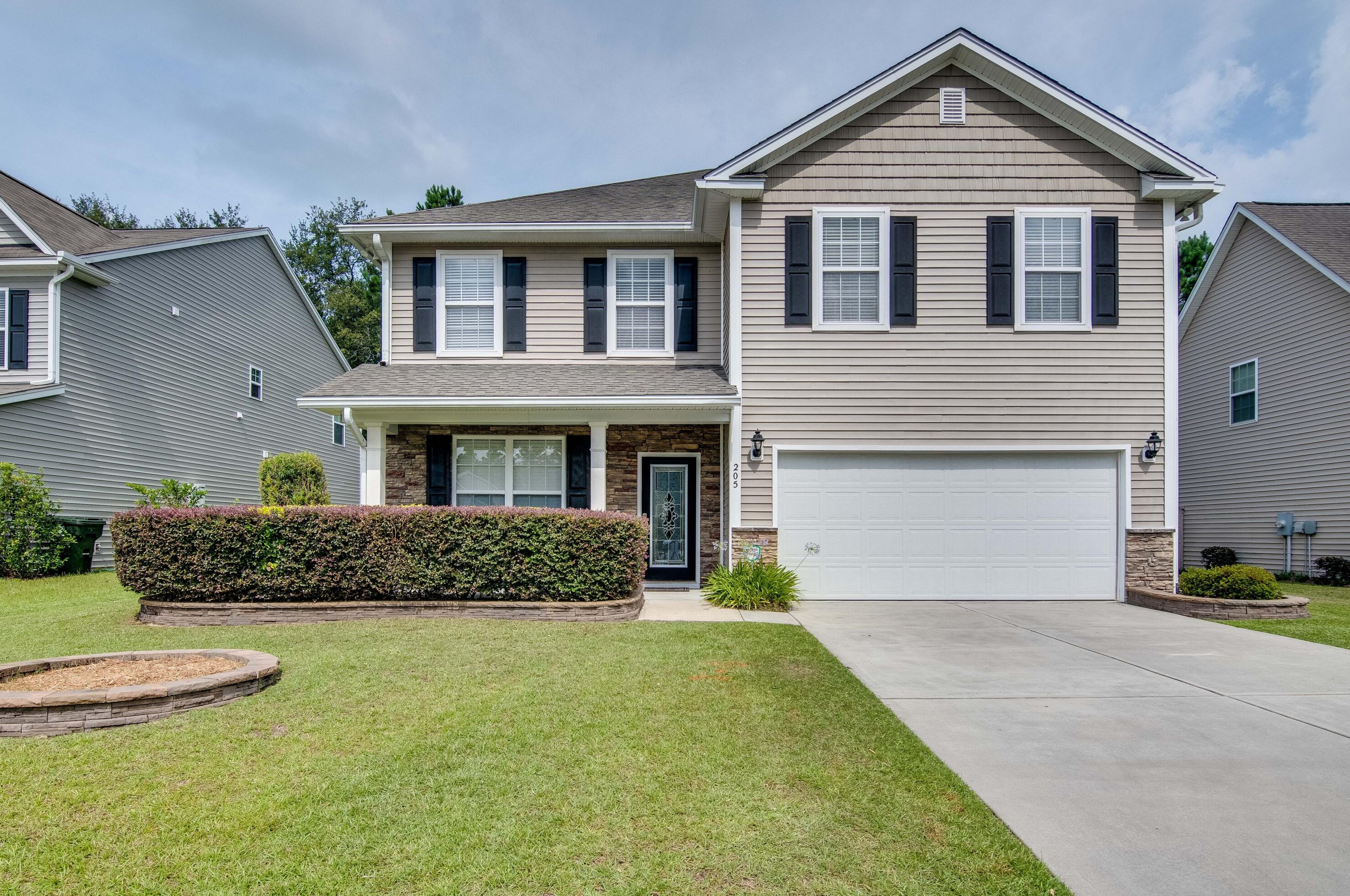 205 Sabal Palmetto Ct, Moncks Corner, SC 29461-8444