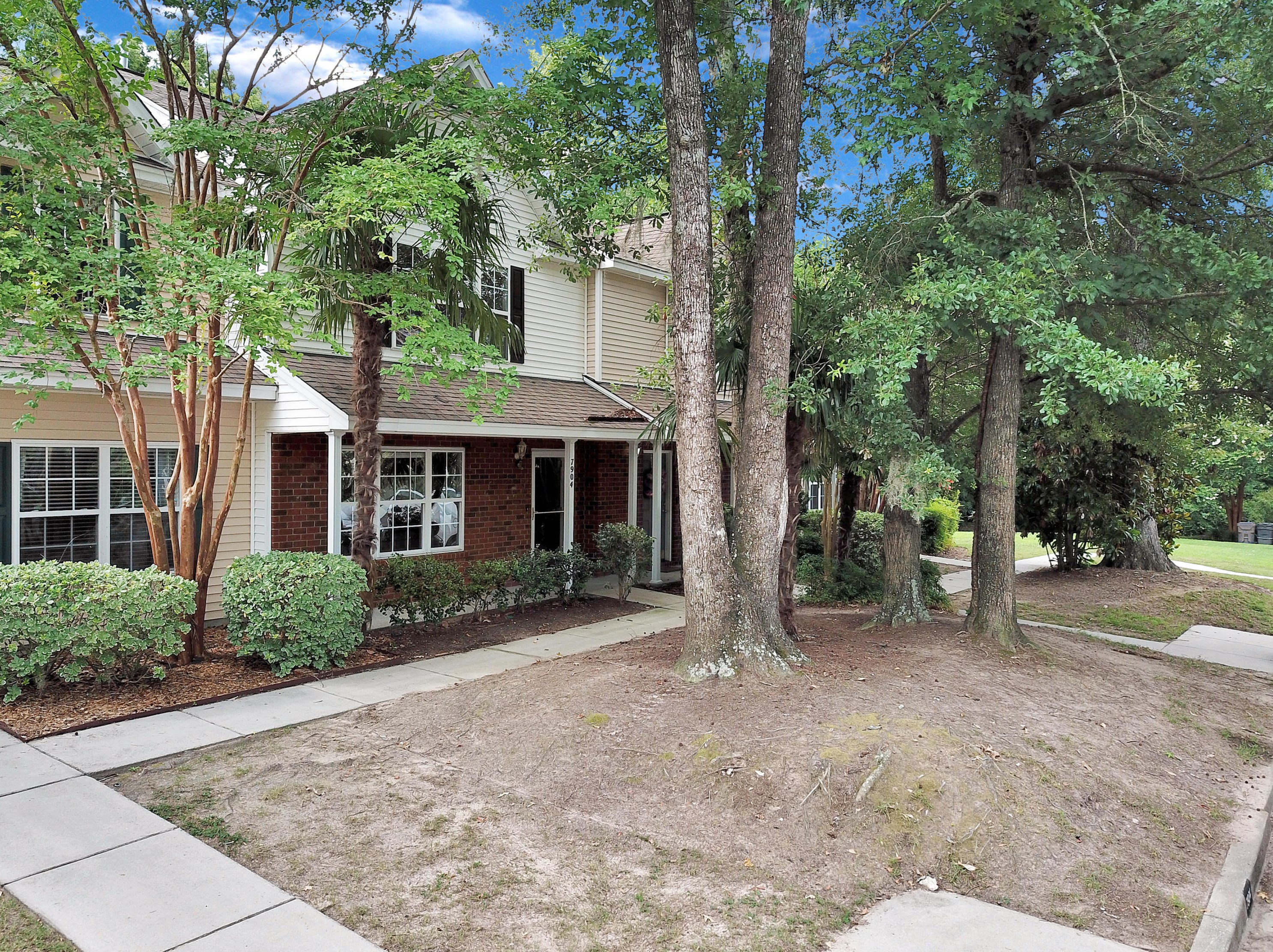 7904 Shadow Oak Dr, Charleston, SC 29406-9573