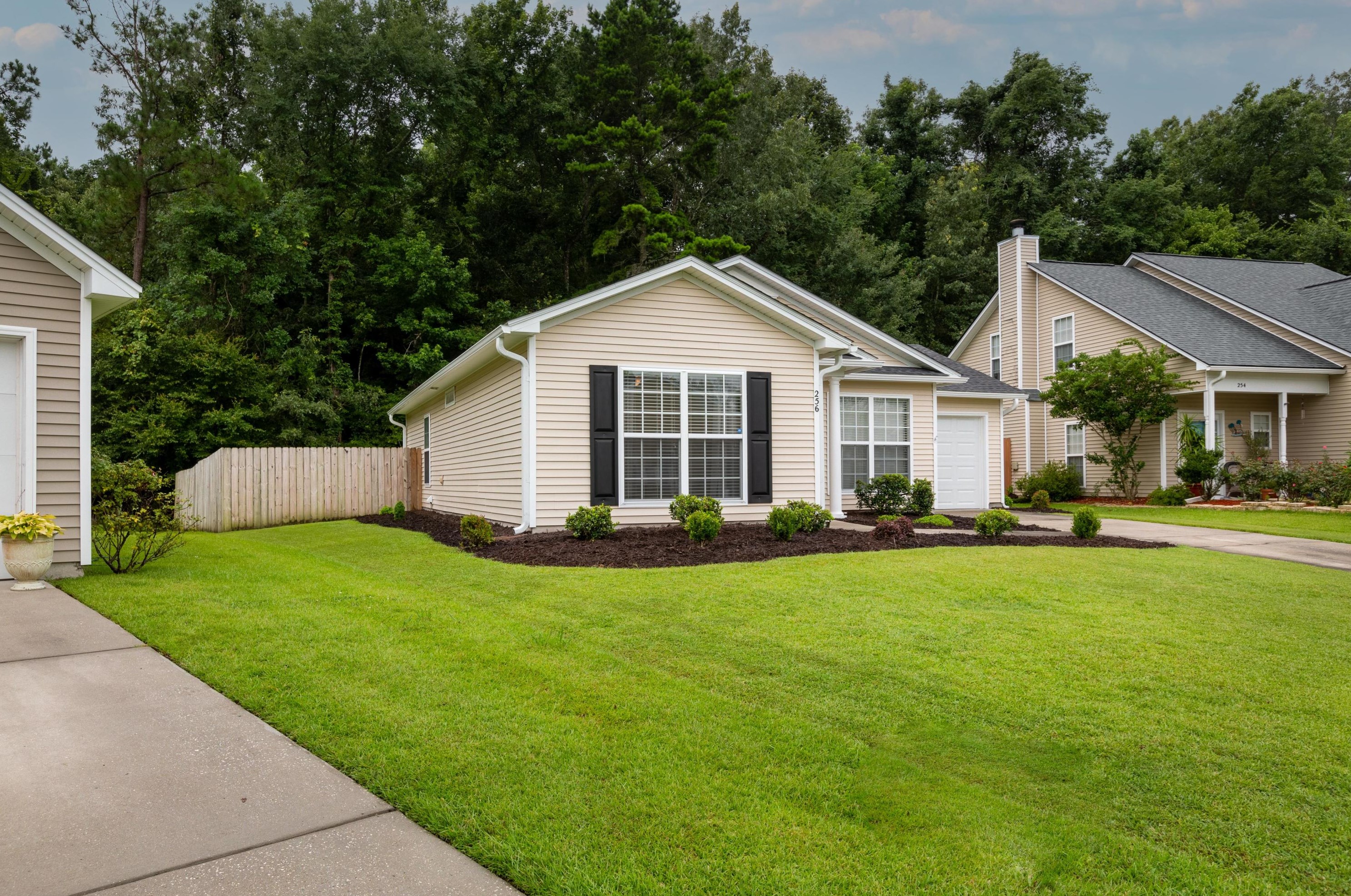 256 Island Green Rd, Charleston, SC 29445-7333