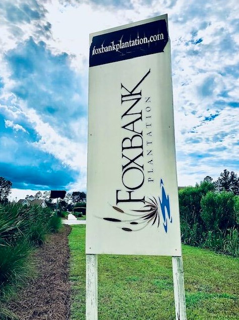 208 Red Leaf Blvd, Moncks Corner SC  29461-8880 exterior