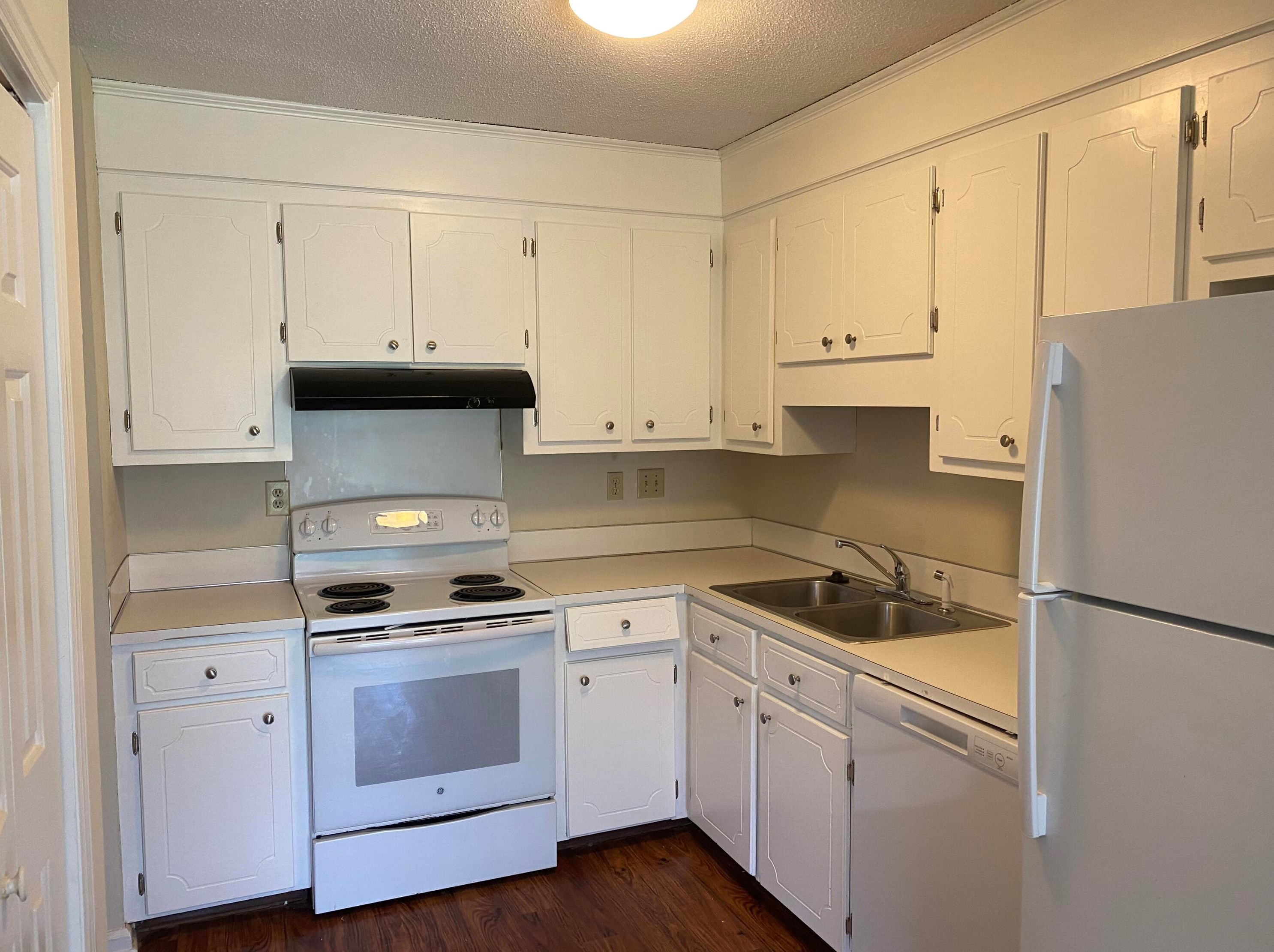 7772 Corley Dr, Charleston SC  29418-3119 exterior