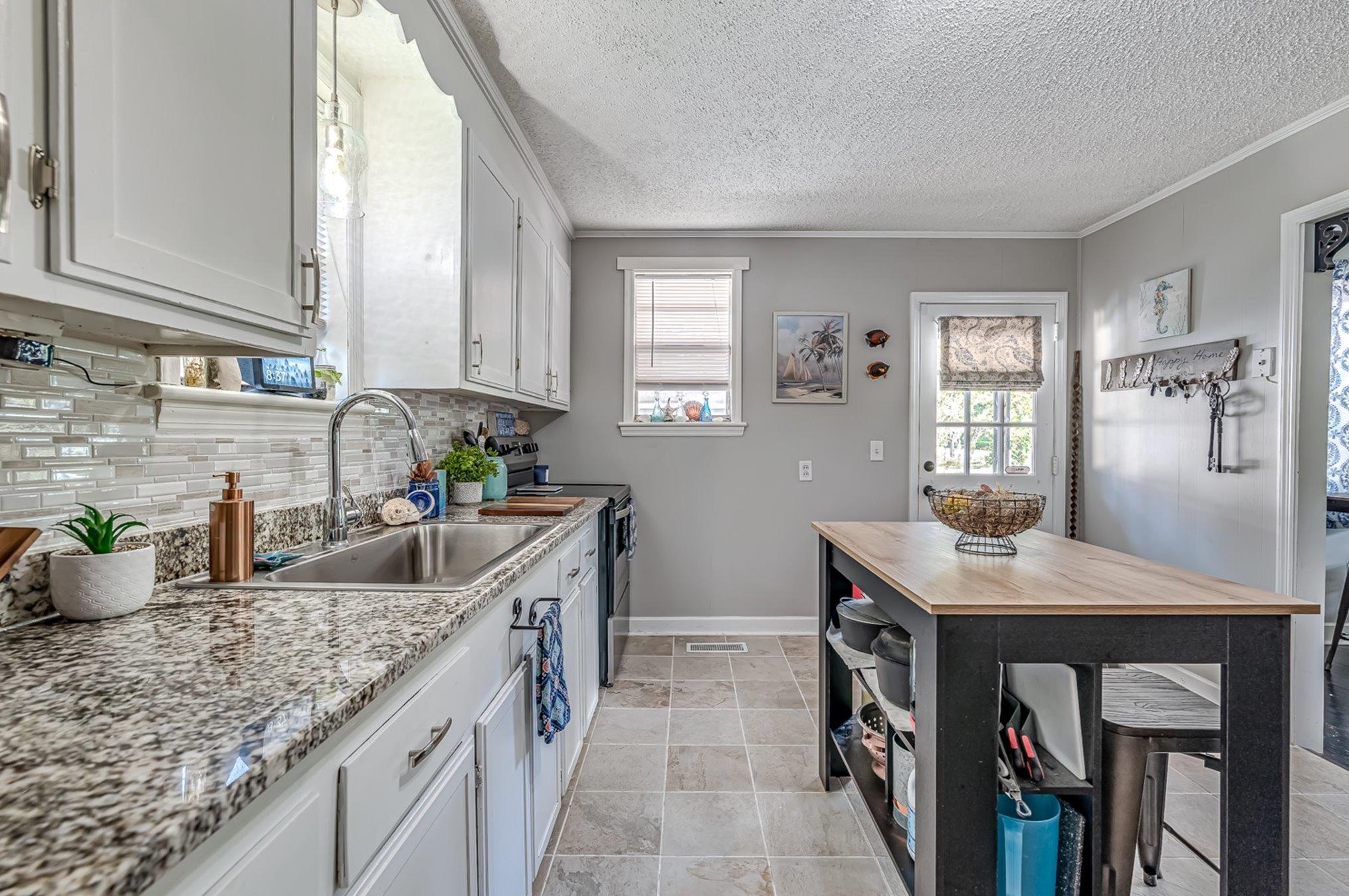 281 Embassy Dr, Summerville SC  29483-9209 exterior