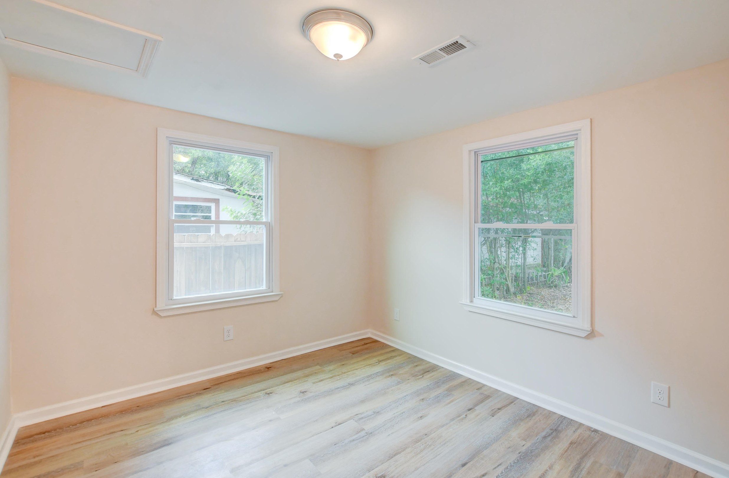 2209 Heriot St, Charleston SC  29403-3023 exterior