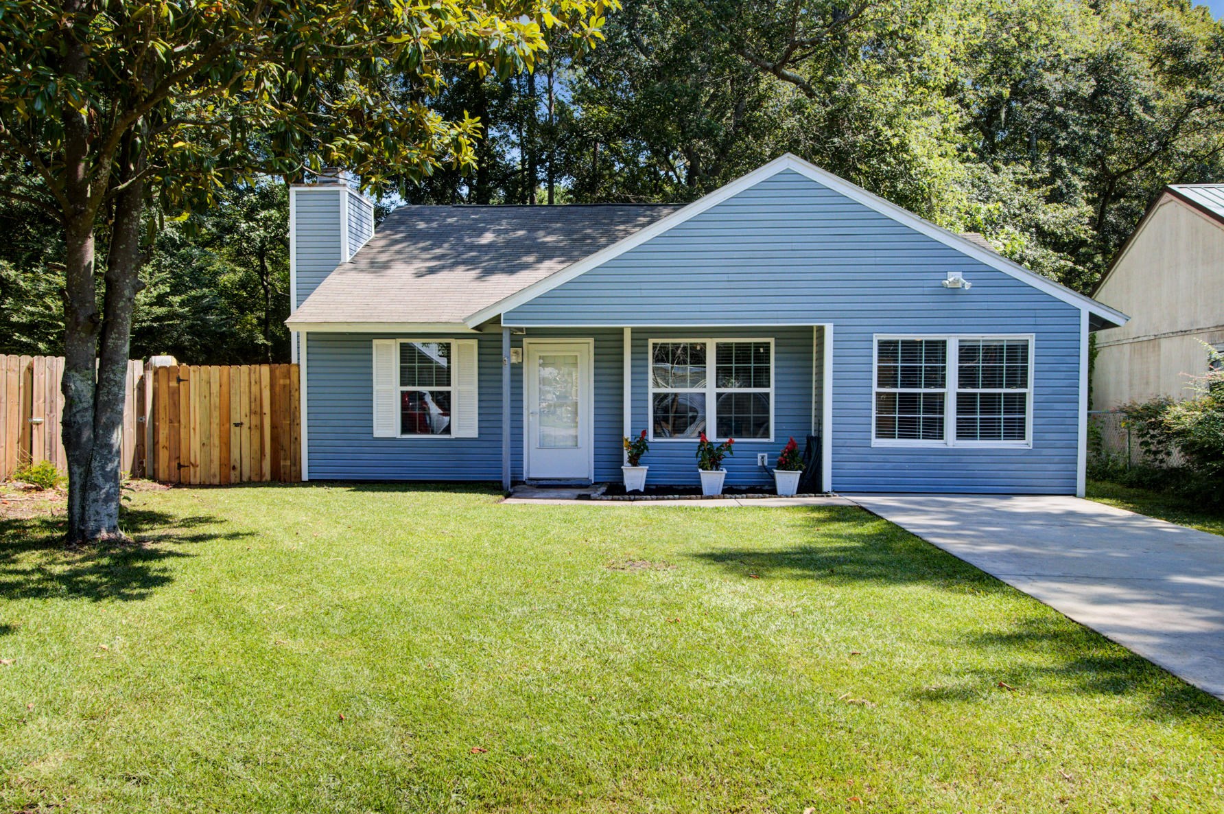 102 Douglas Pl, Summerville, SC 29483-1707