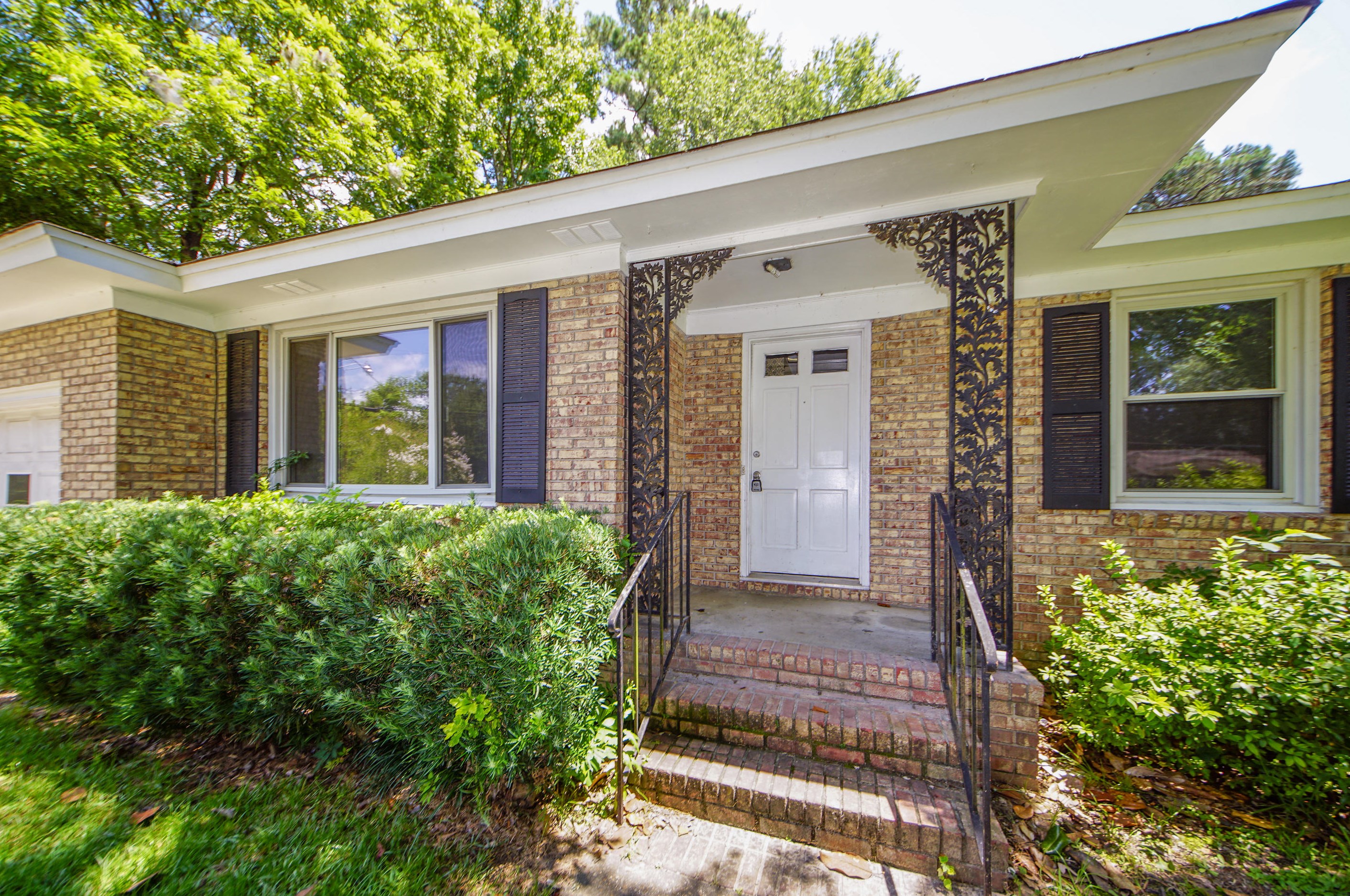 111 Jefferson Ln, Ladson, SC 29456