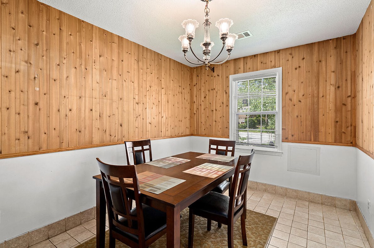 806 Beauregard Rd, Summerville SC  29483-1904 exterior