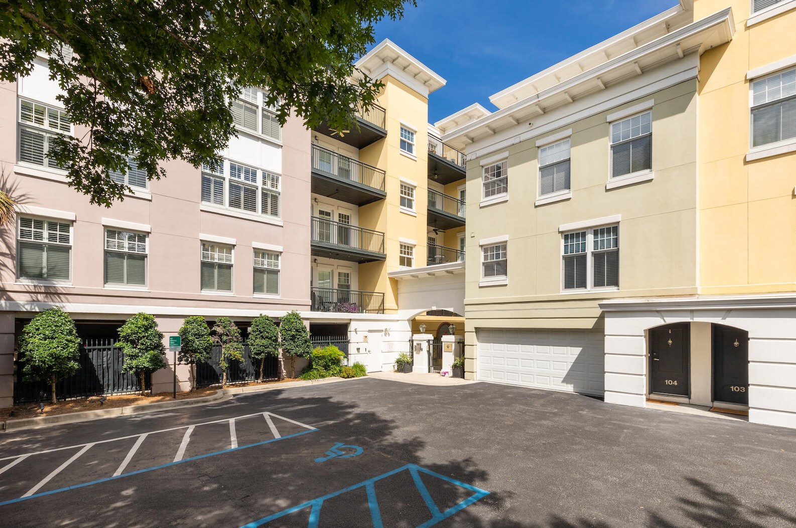 498 Albemarle Rd, Charleston SC  29407-7524 exterior