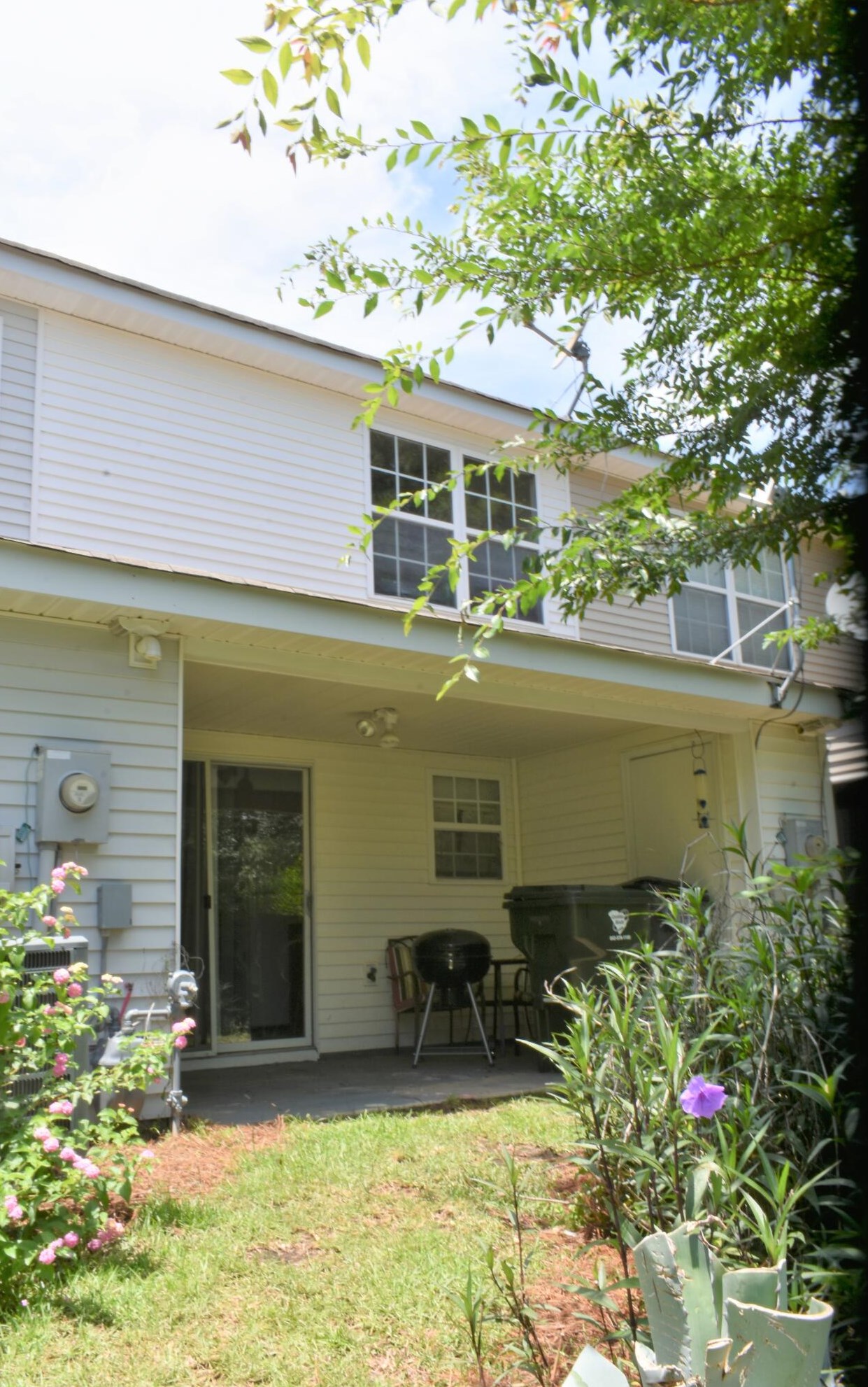202 Yellow Hawthorn Cir, Summerville, SC 29483