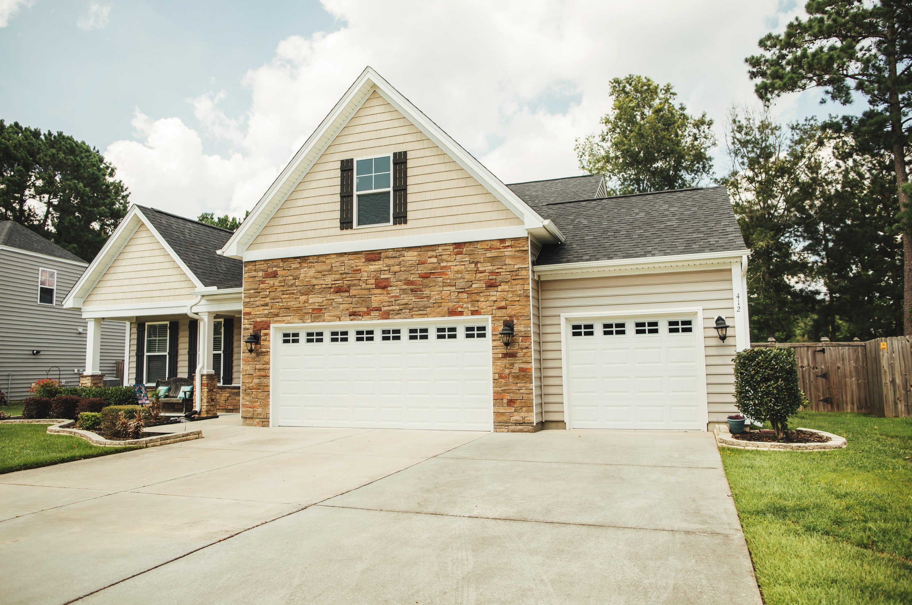 412 Black Horse Rd, Moncks Corner, SC 29461-5275