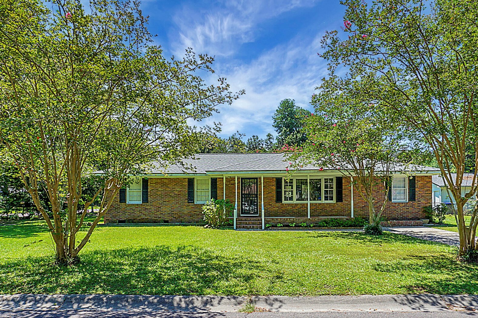 700 Old Golf Rd, Summerville, SC 29483-2932