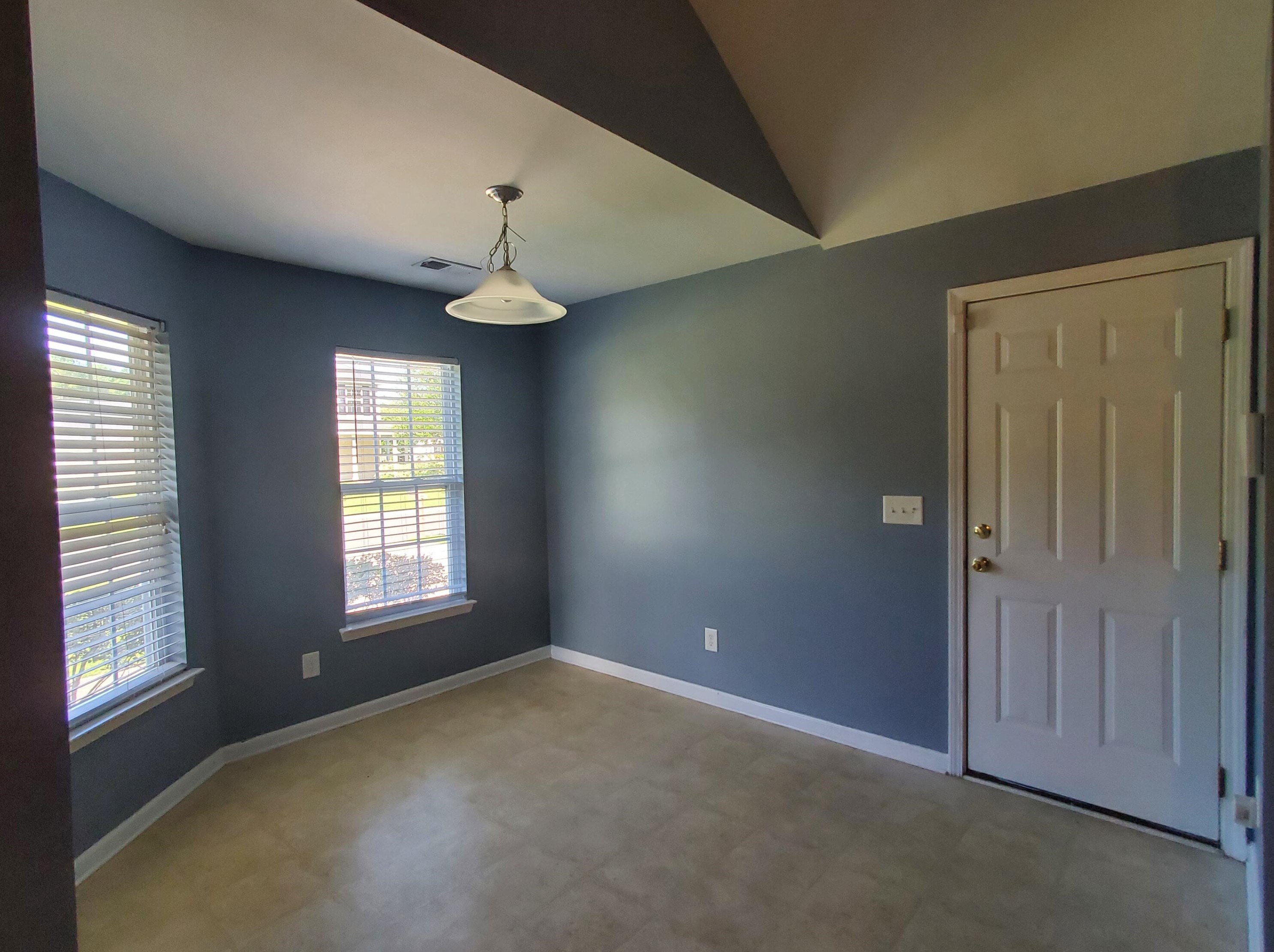 201 Blackstone Dr, Moncks Corner SC  29461-8879 exterior