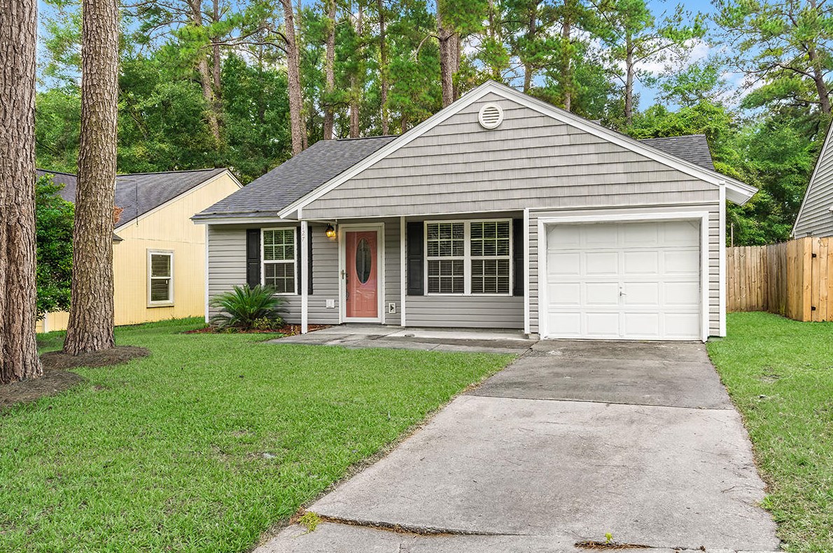127 Robert Dr, Ladson, SC 29456
