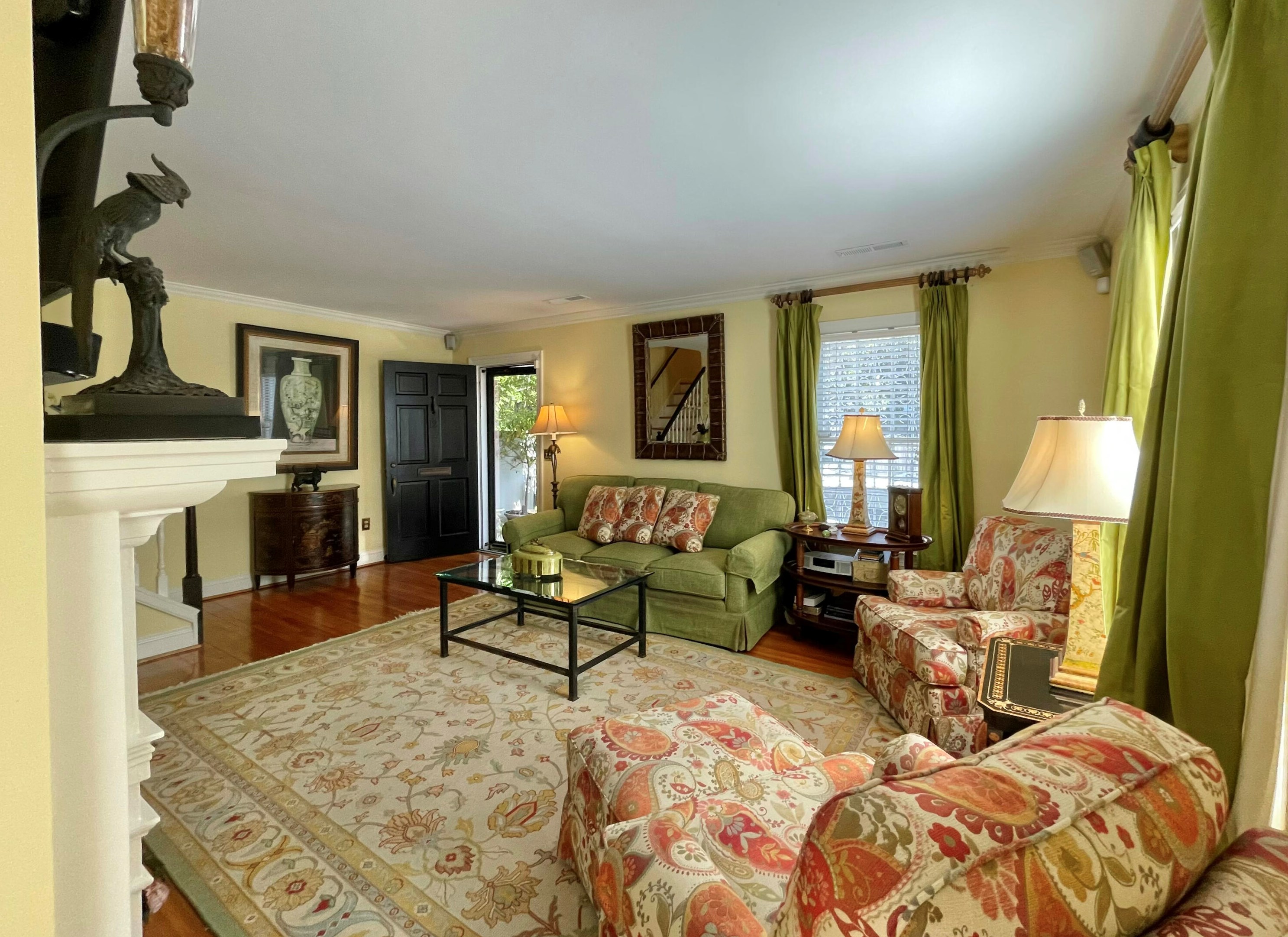 12 Poulnot Ln, Charleston, SC 29401-1911