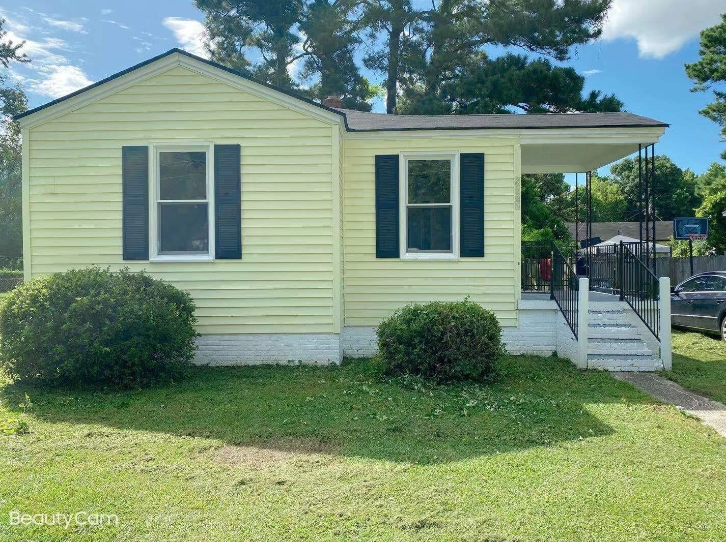 2660 Lawrence St, Charleston, SC 29405-8612