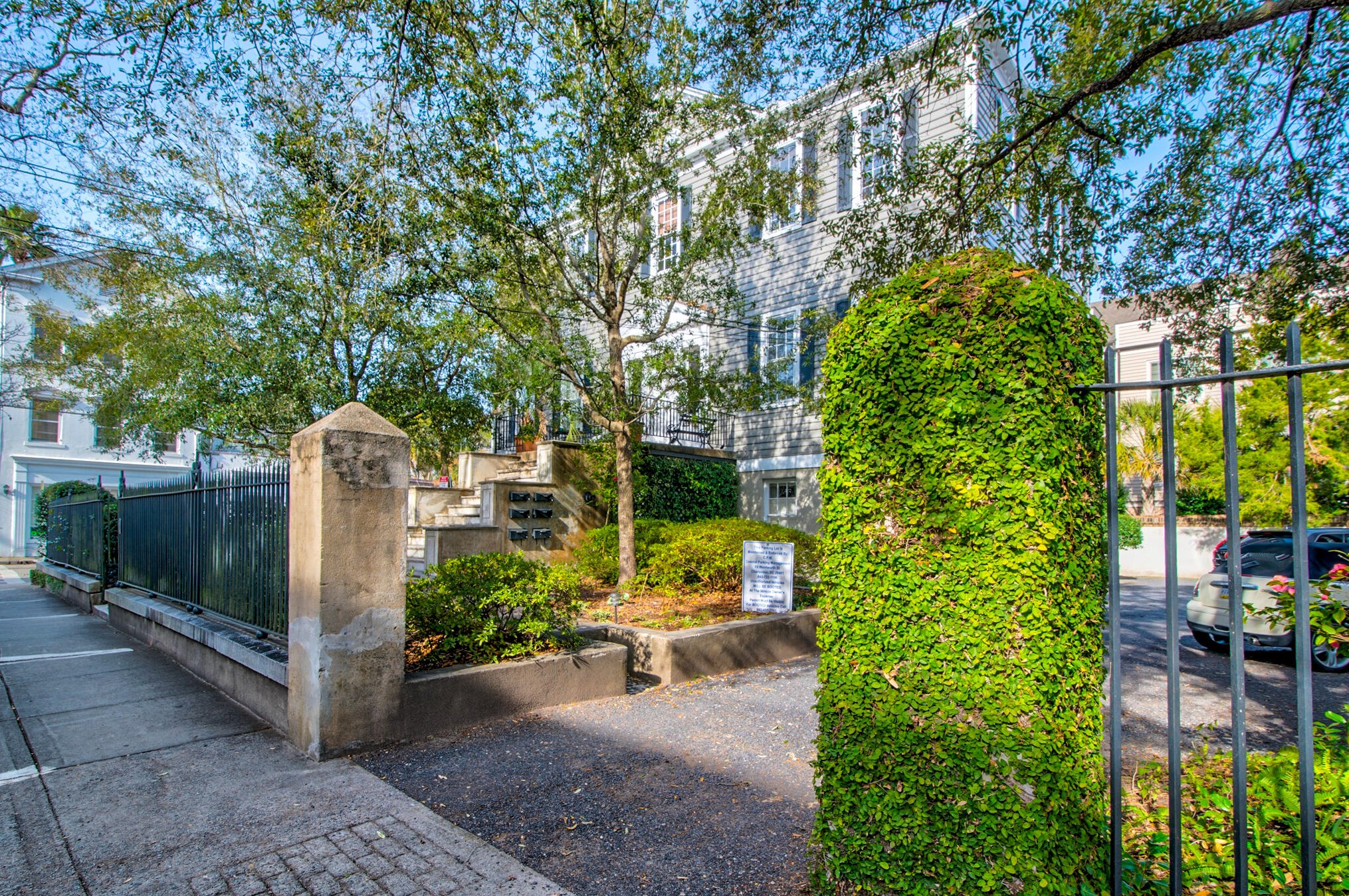 84 Bull St, Charleston SC 29401-1362 exterior