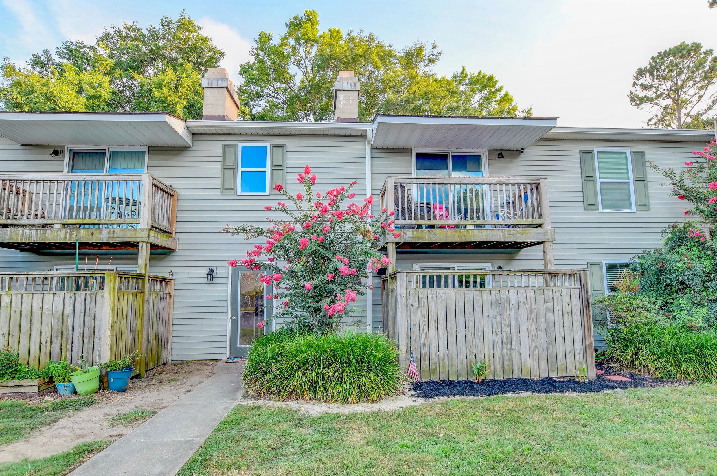 1402 Camp Rd, Charleston SC  29412-3732 exterior