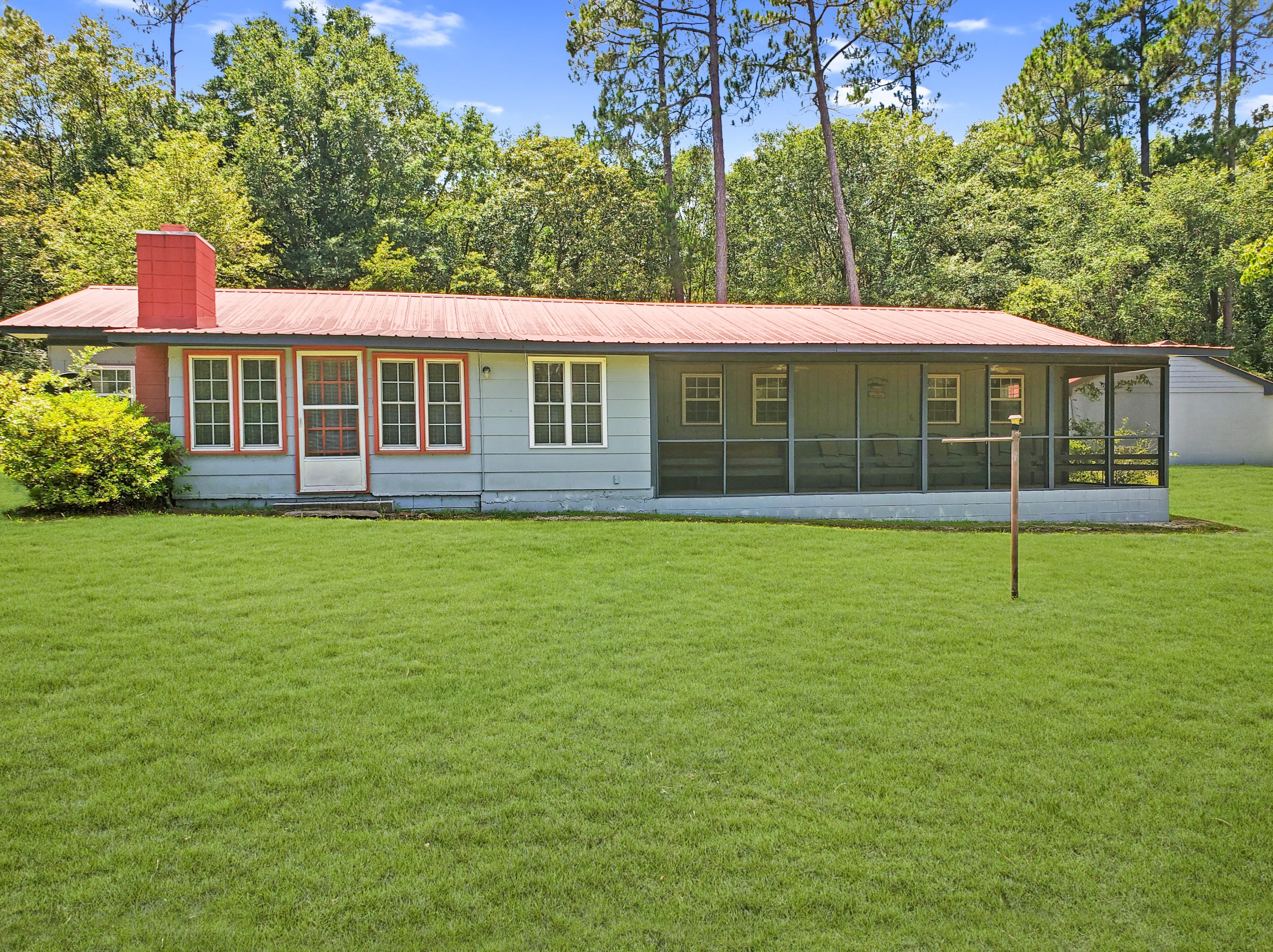 282 Belvedere Dr, Eutawville, SC 29048-8701