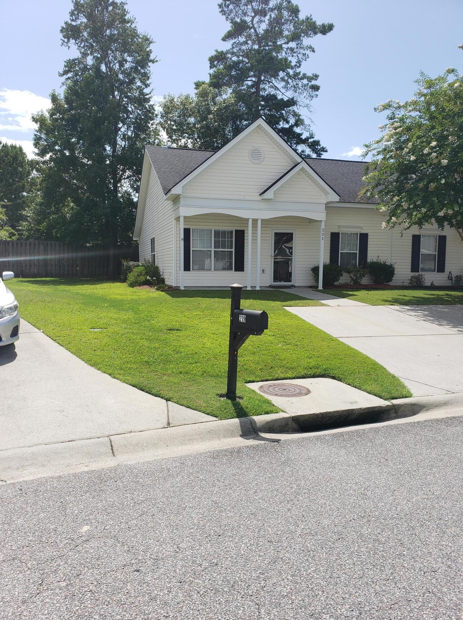 221 Dupont Way, Summerville, SC 29485-8160