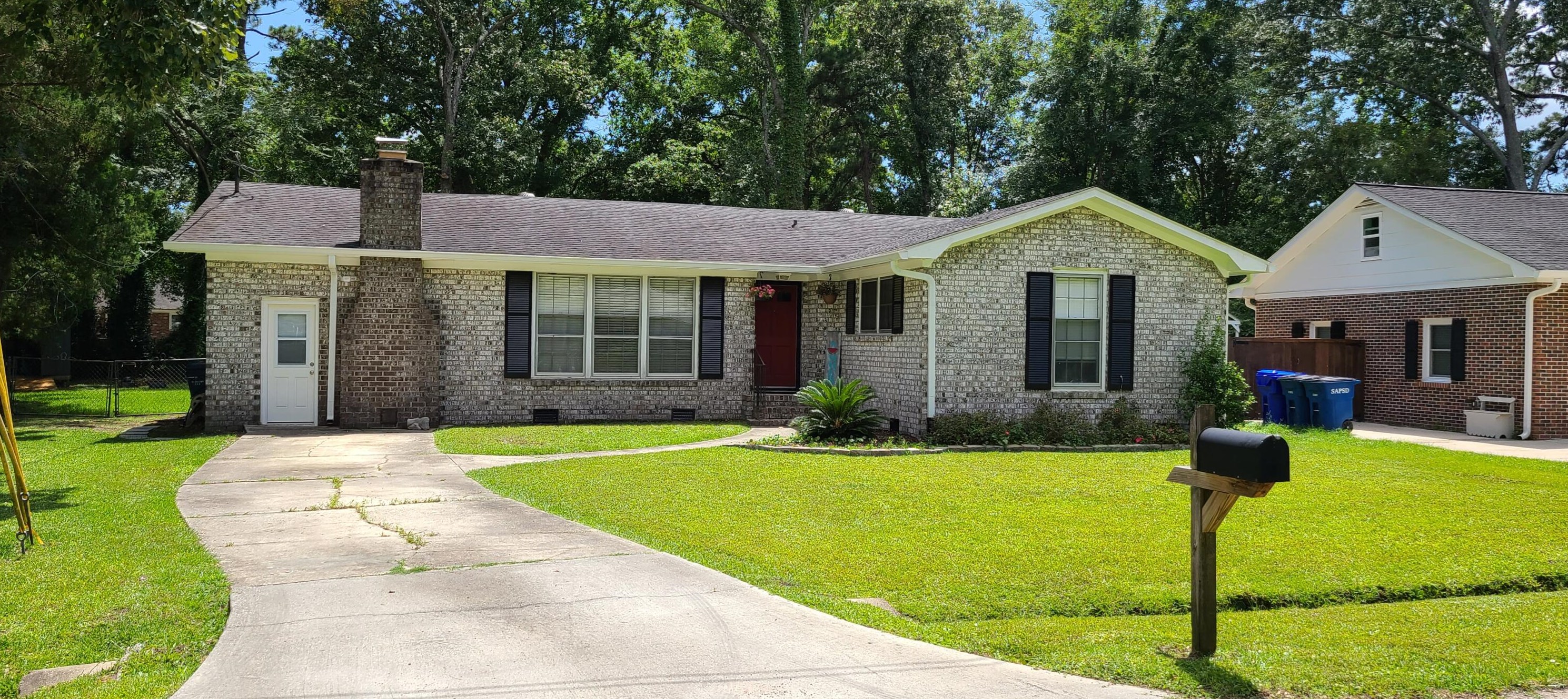 2015 Woodcliff St, Charleston, SC 29414-6013