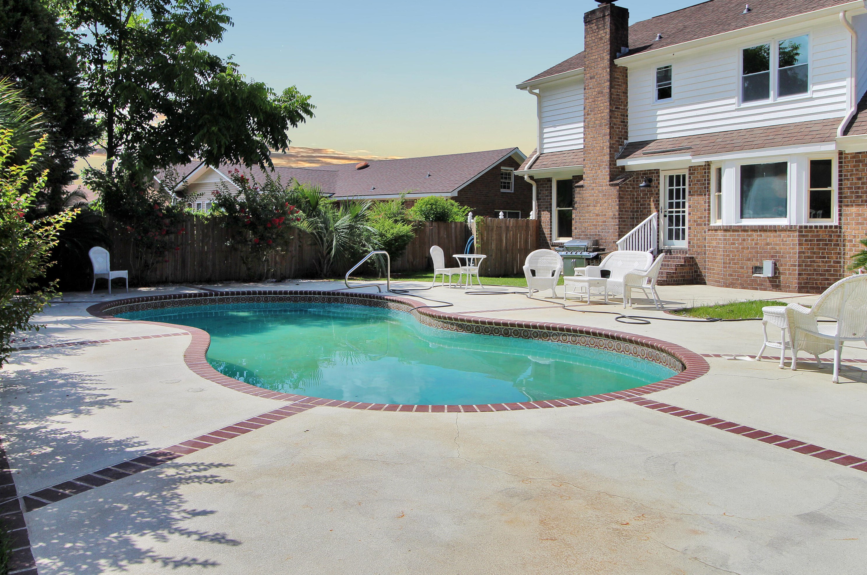 5288 Renee Dr, Charleston, SC 29418-5719