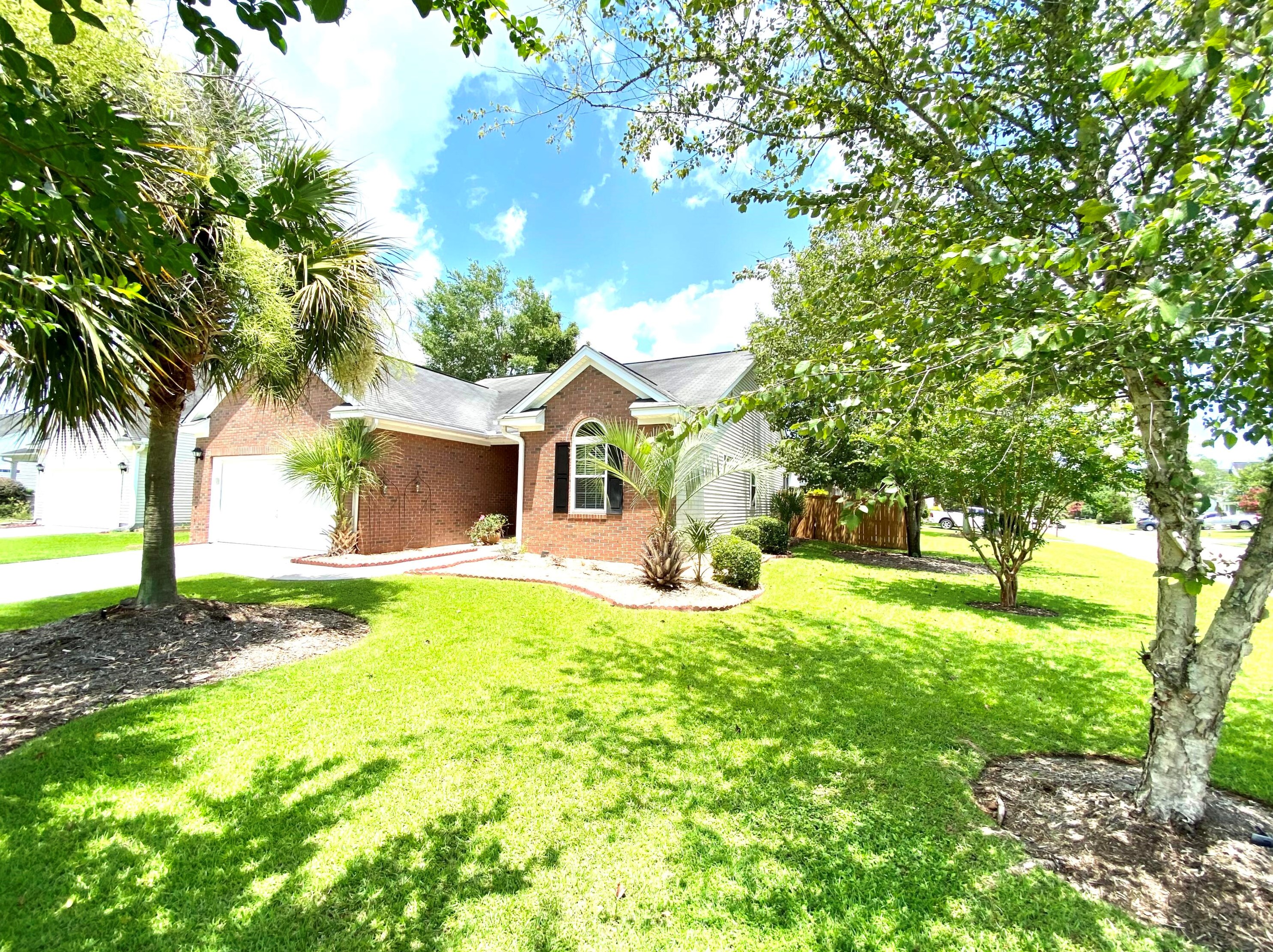 422 Cabrill Dr, Charleston, SC 29414-9040