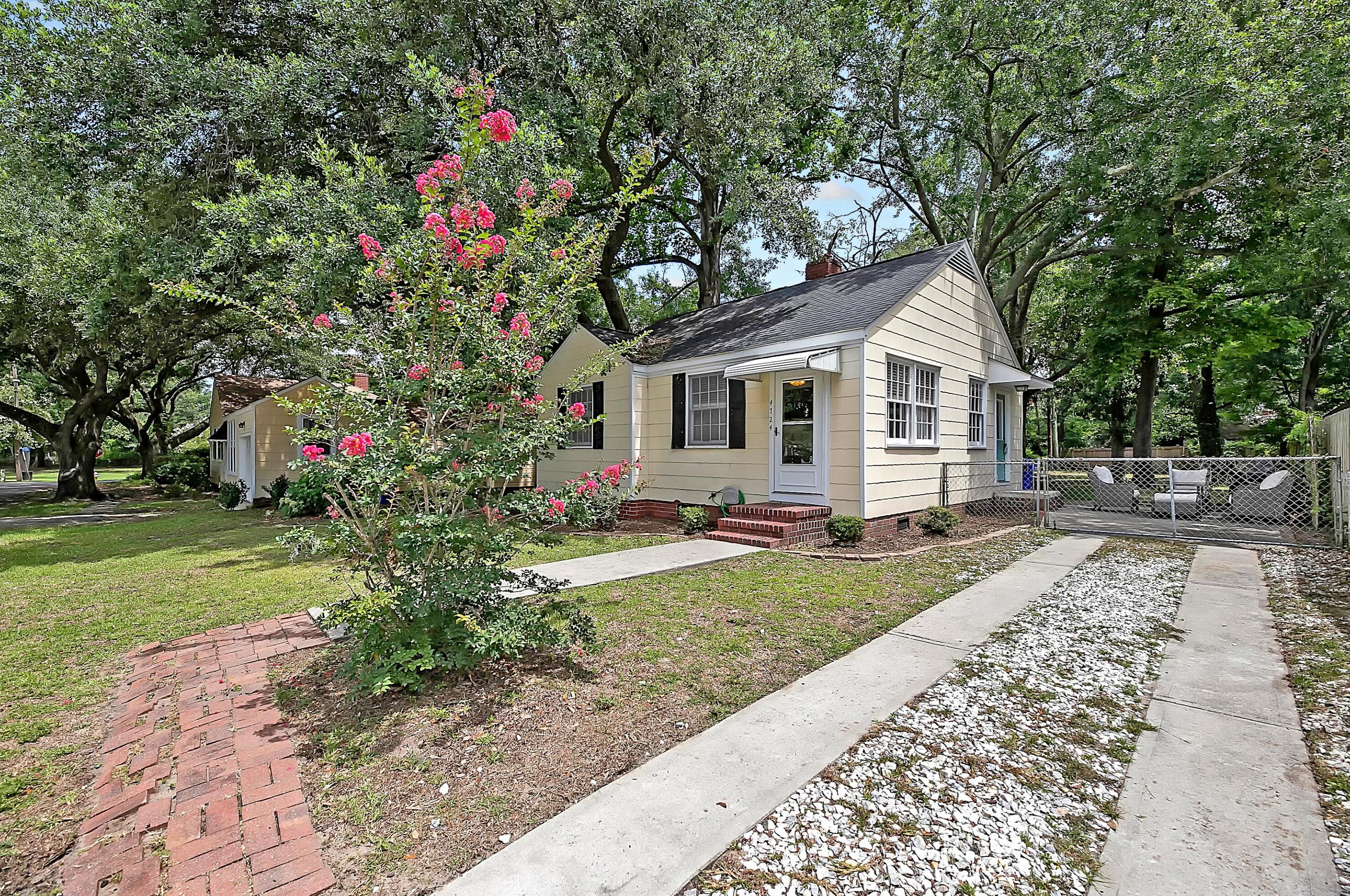 4724 Marlboro Pl, Charleston, SC 29405