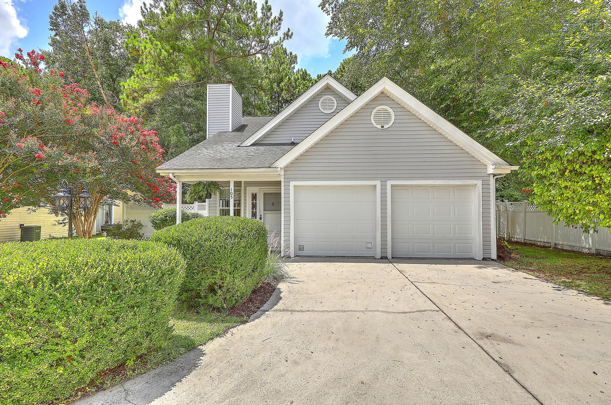 105 Palm Ct, Summerville, SC 29483-1813